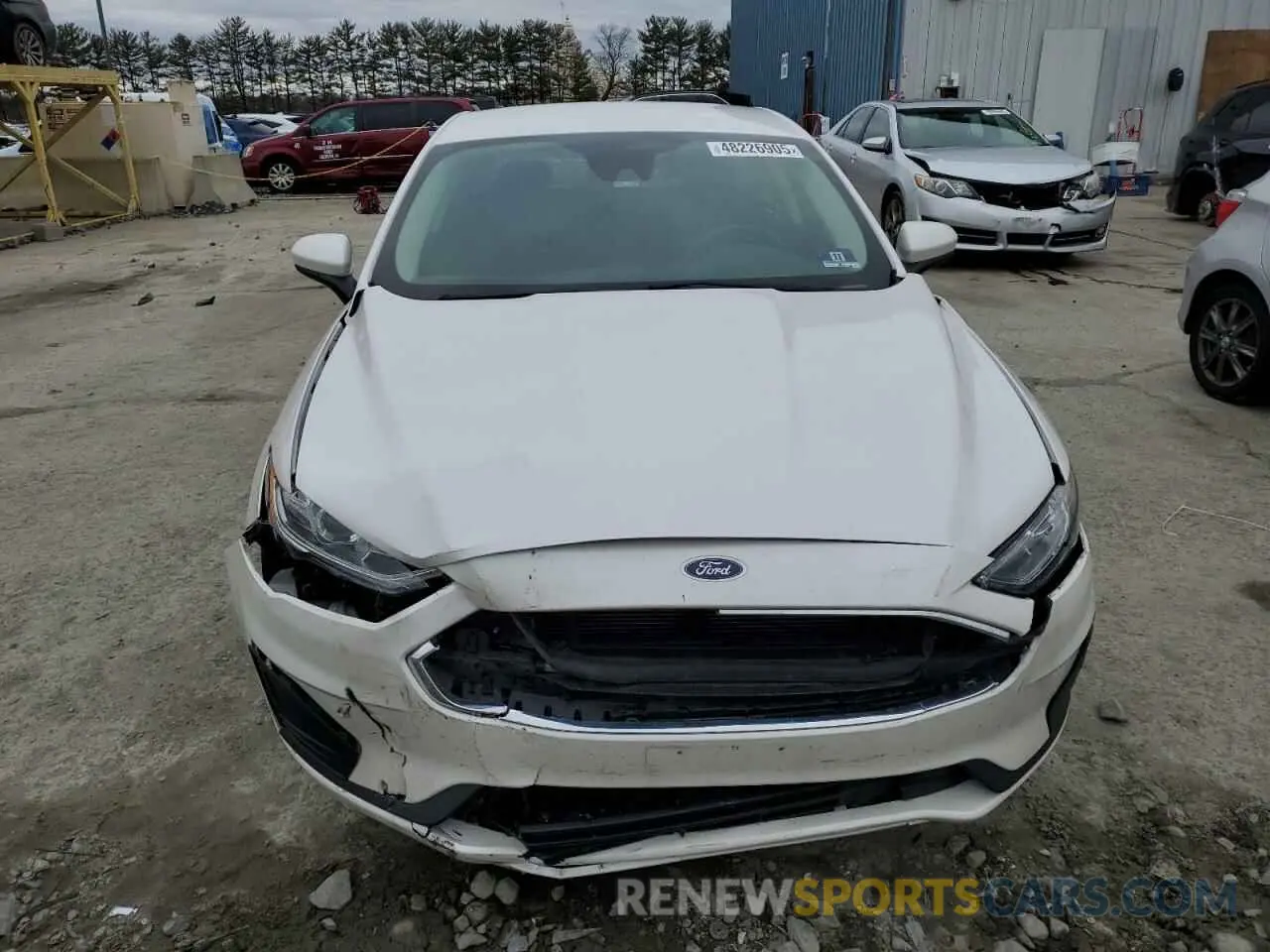 5 Photograph of a damaged car 3FA6P0T96KR285747 FORD FUSION 2019