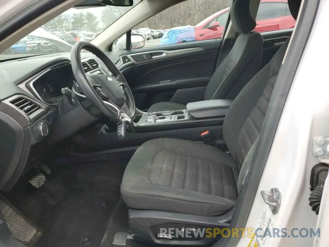 7 Photograph of a damaged car 3FA6P0T96KR285747 FORD FUSION 2019