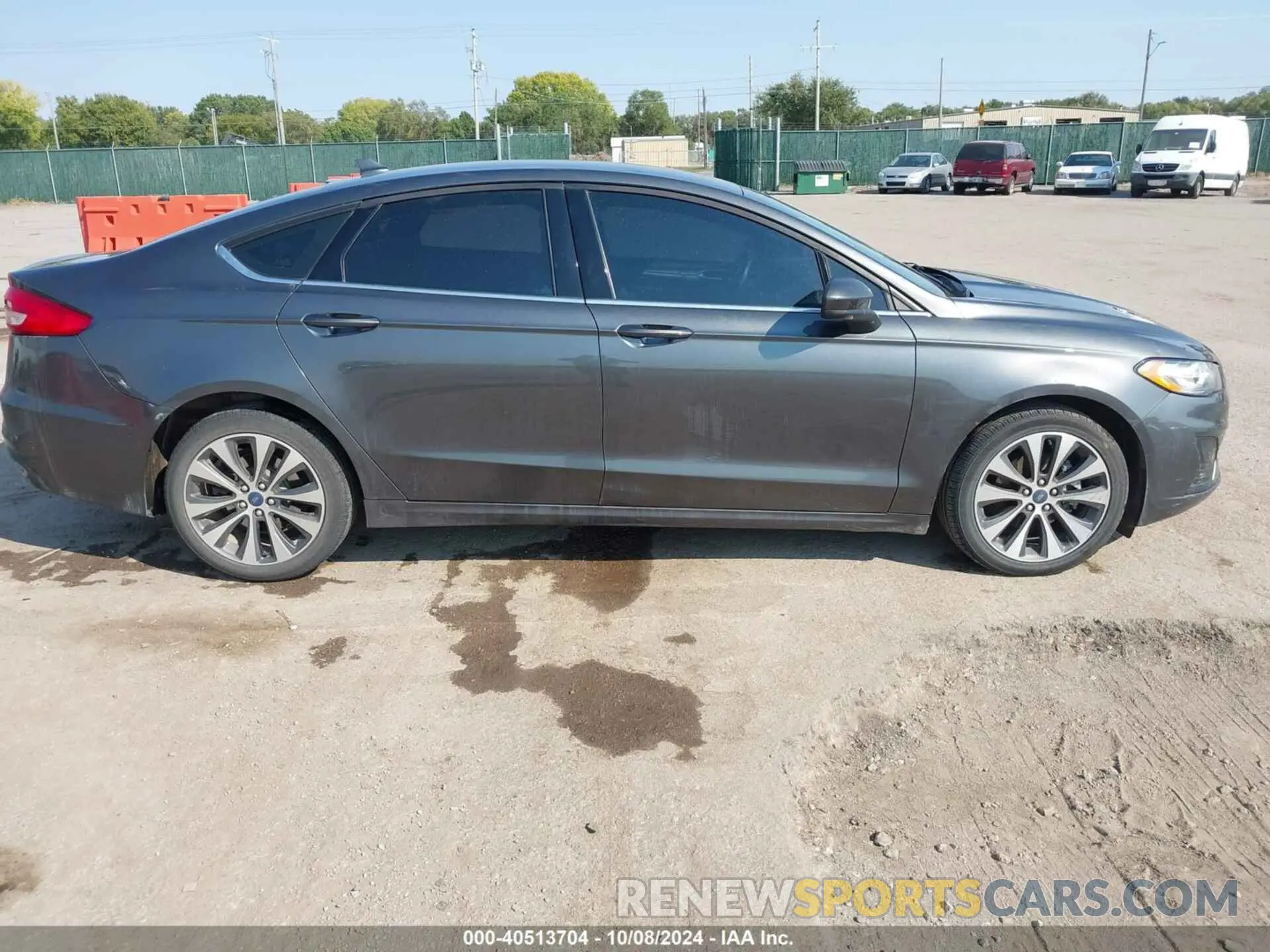 13 Photograph of a damaged car 3FA6P0T97KR285238 FORD FUSION 2019