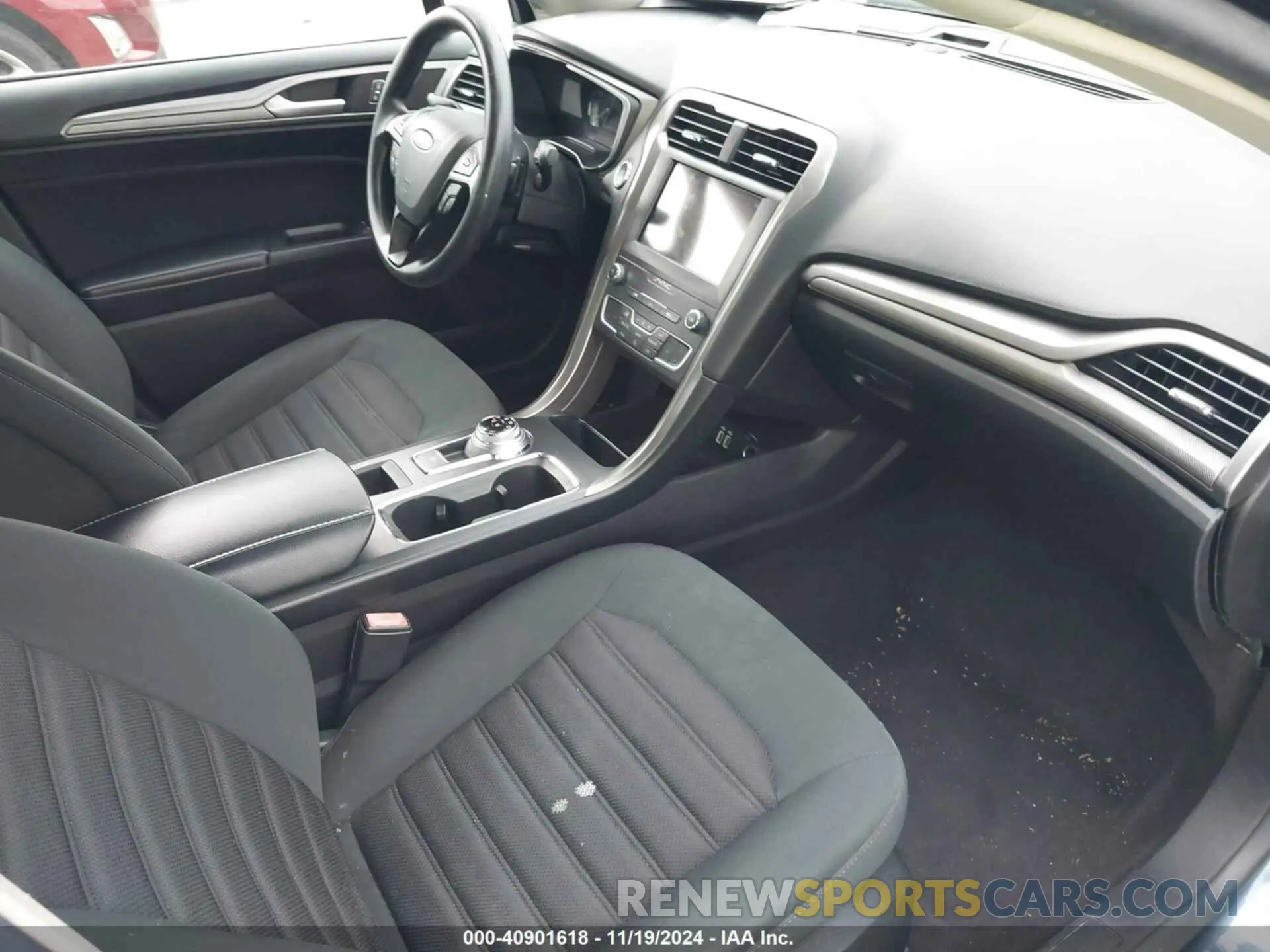 5 Photograph of a damaged car 3FA6P0T98KR233861 FORD FUSION 2019