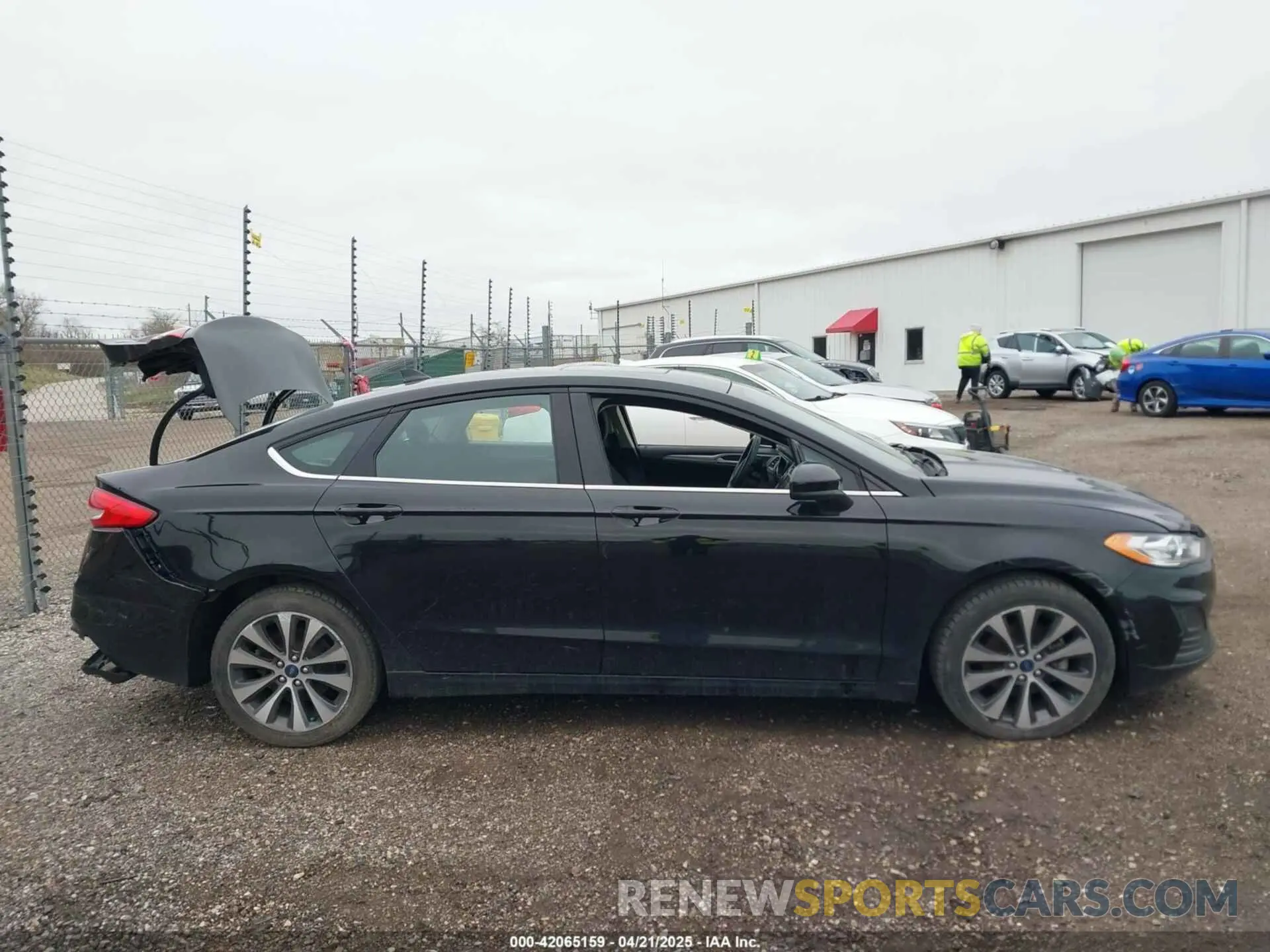 13 Photograph of a damaged car 3FA6P0T98KR261076 FORD FUSION 2019