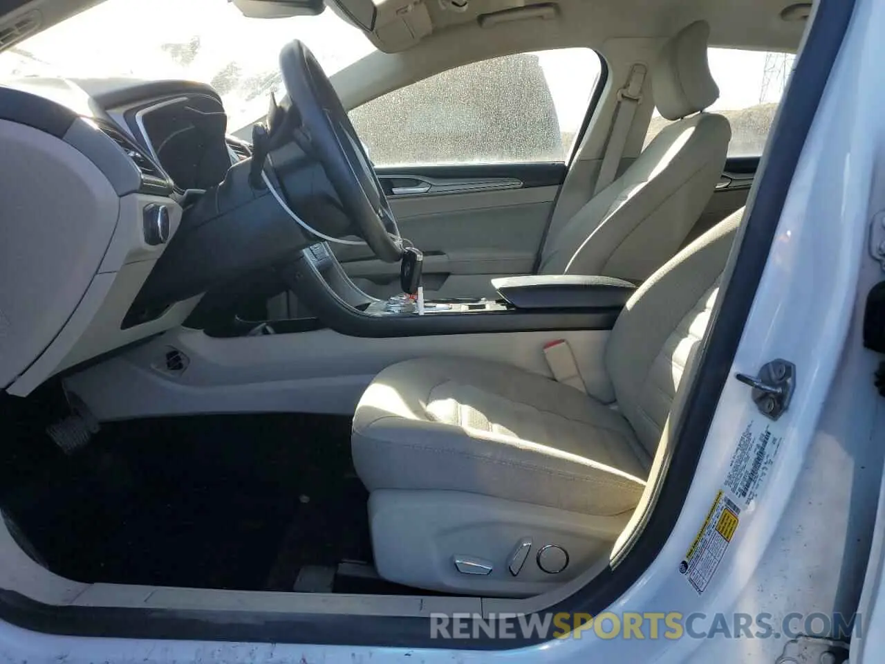 7 Photograph of a damaged car 3FA6P0T99KR183231 FORD FUSION 2019