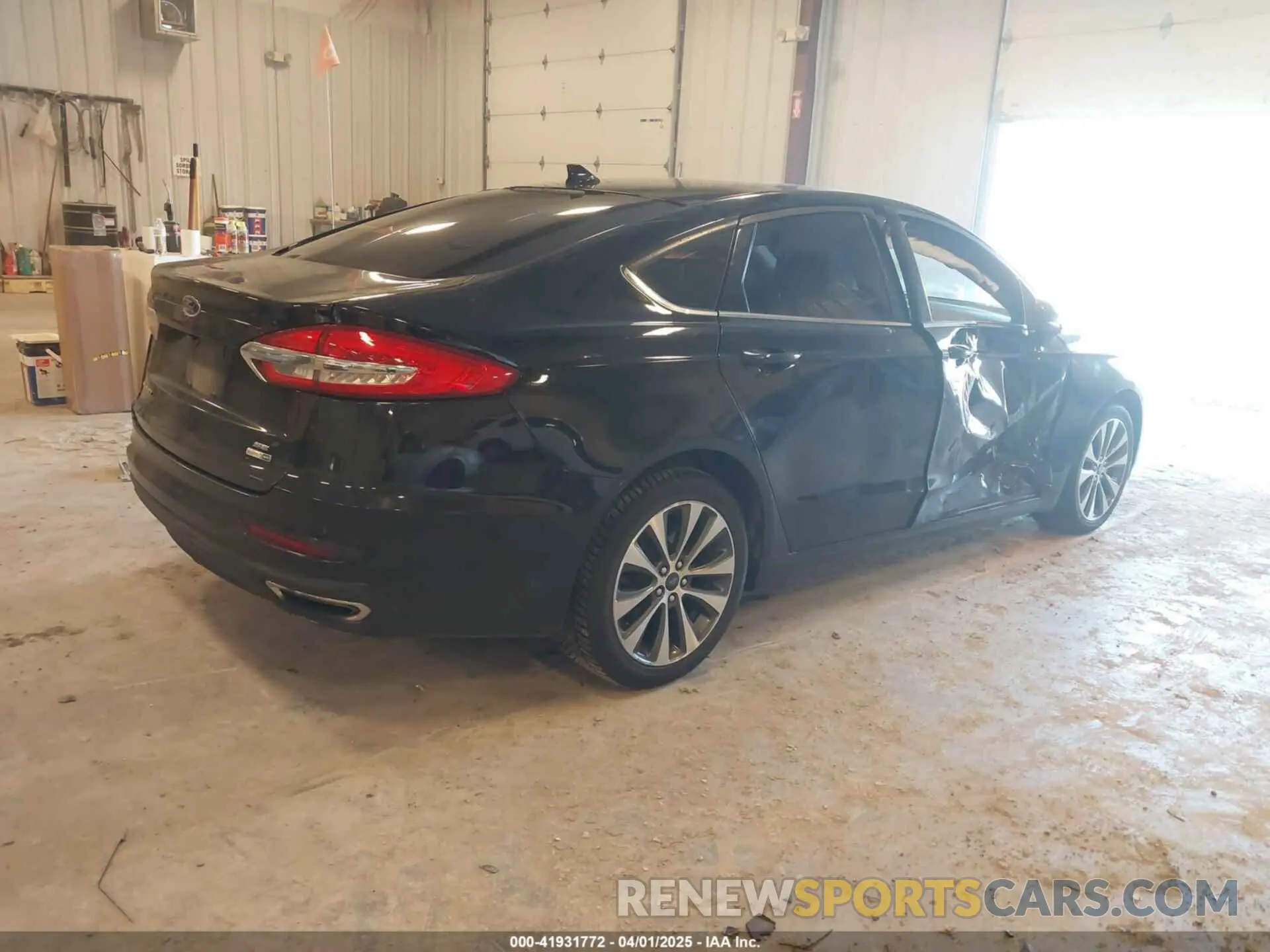4 Photograph of a damaged car 3FA6P0T9XKR259670 FORD FUSION 2019