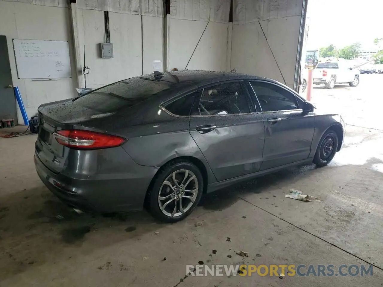 3 Photograph of a damaged car 3FA6P0CD1LR130531 FORD FUSION 2020