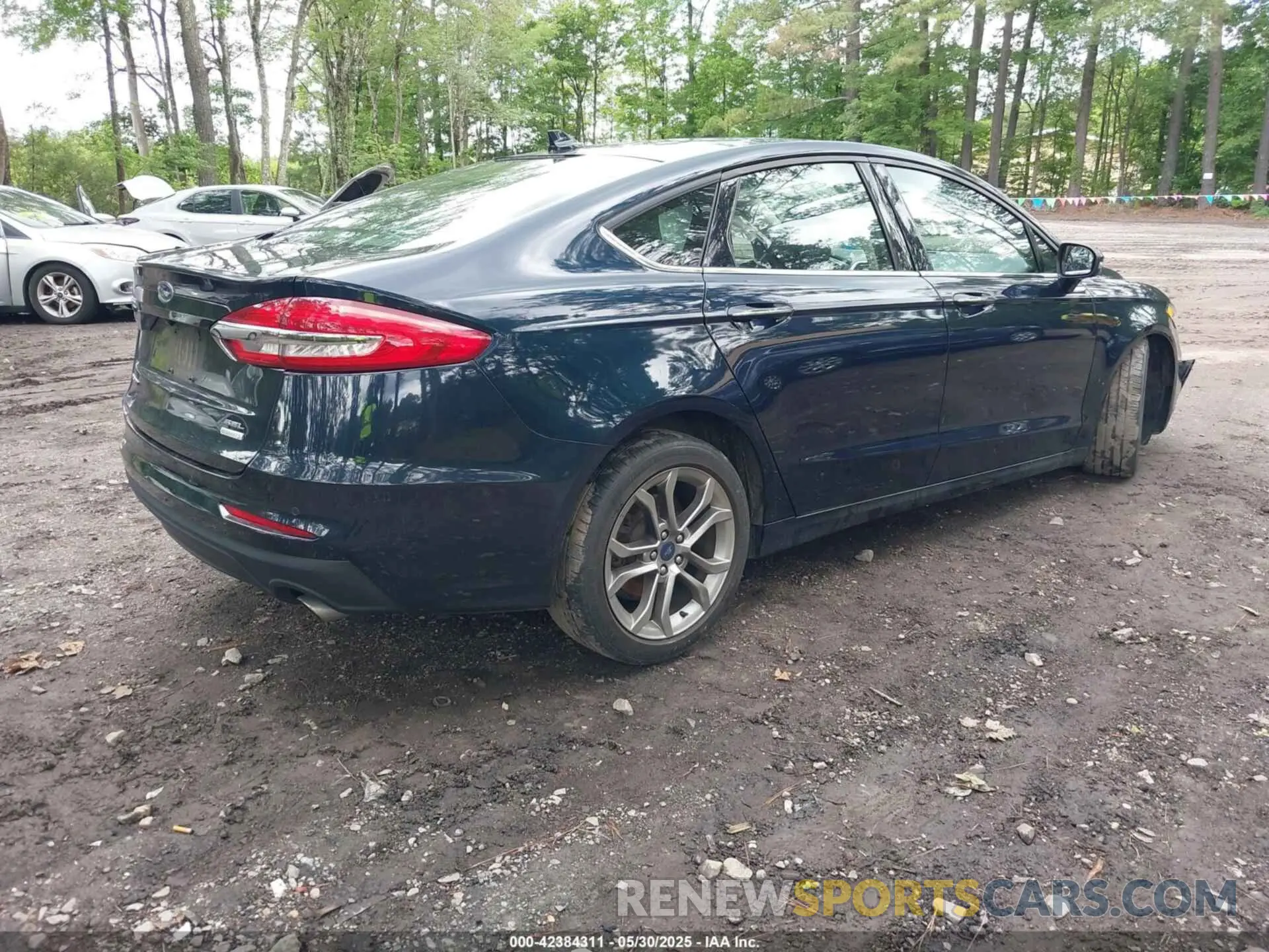 4 Photograph of a damaged car 3FA6P0CD1LR180409 FORD FUSION 2020