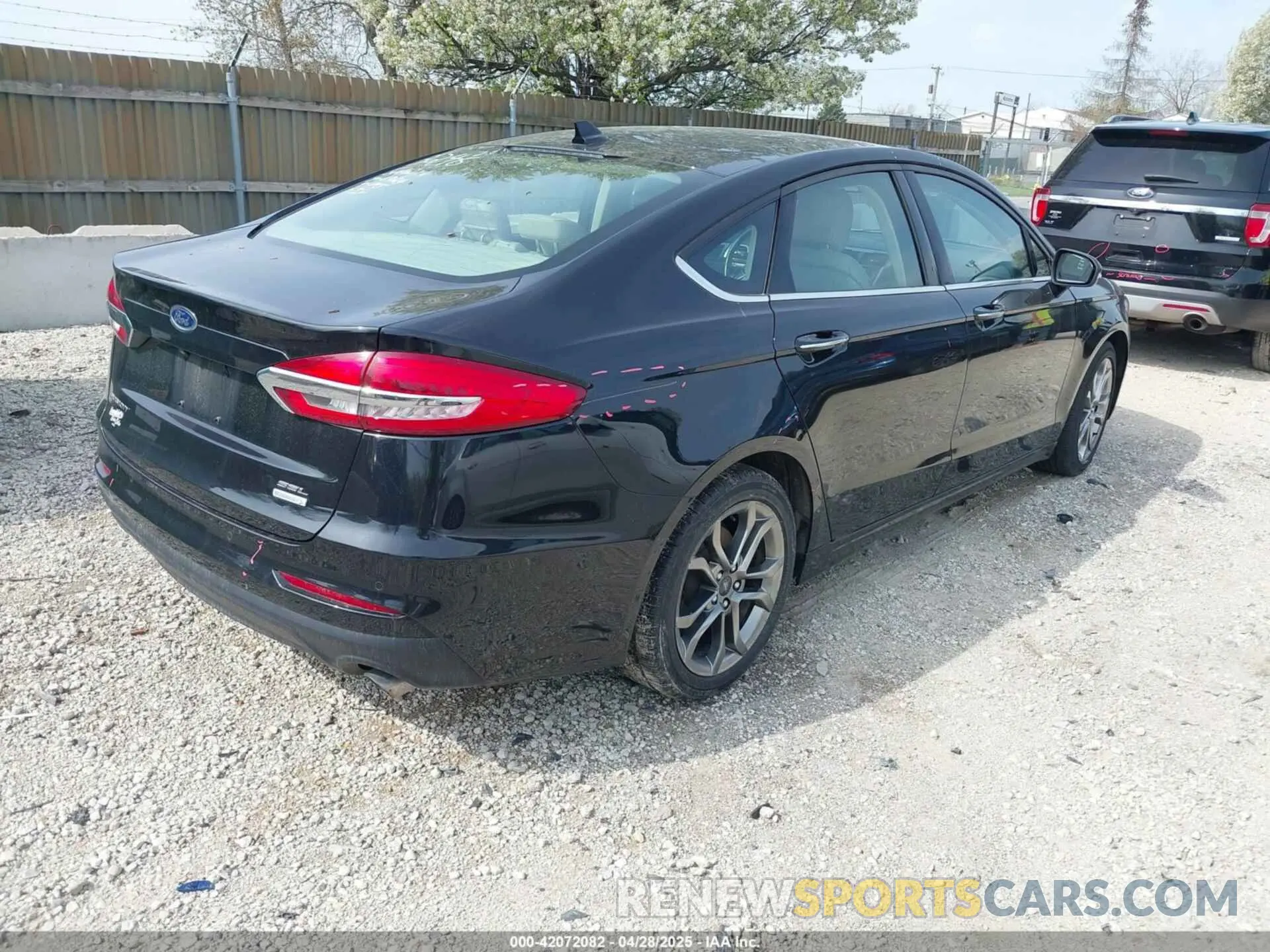 4 Photograph of a damaged car 3FA6P0CD1LR216339 FORD FUSION 2020