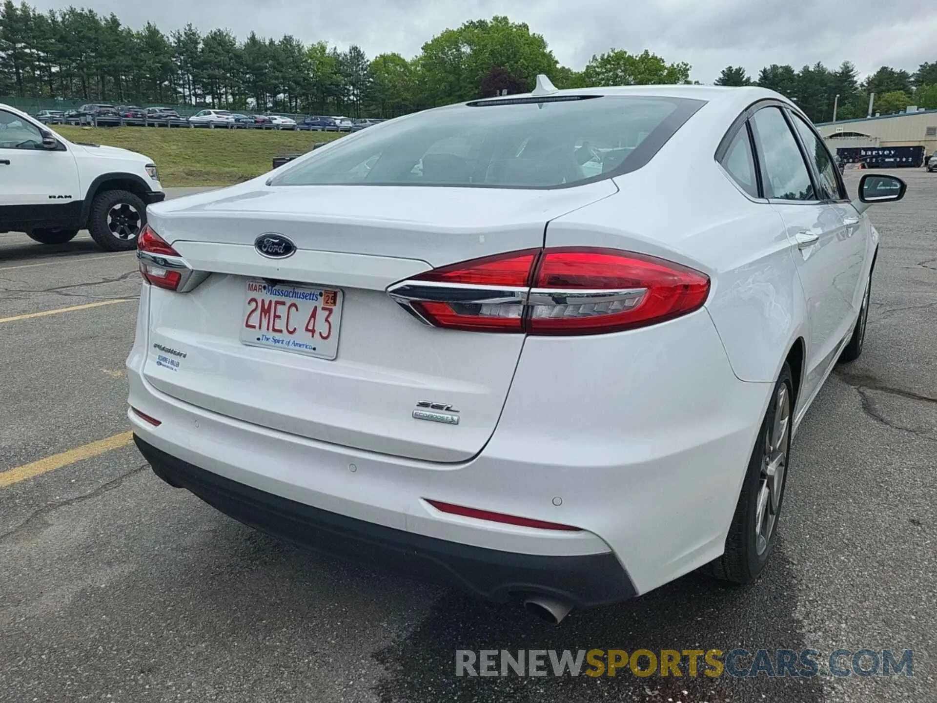 16 Photograph of a damaged car 3FA6P0CD1LR240821 FORD FUSION 2020