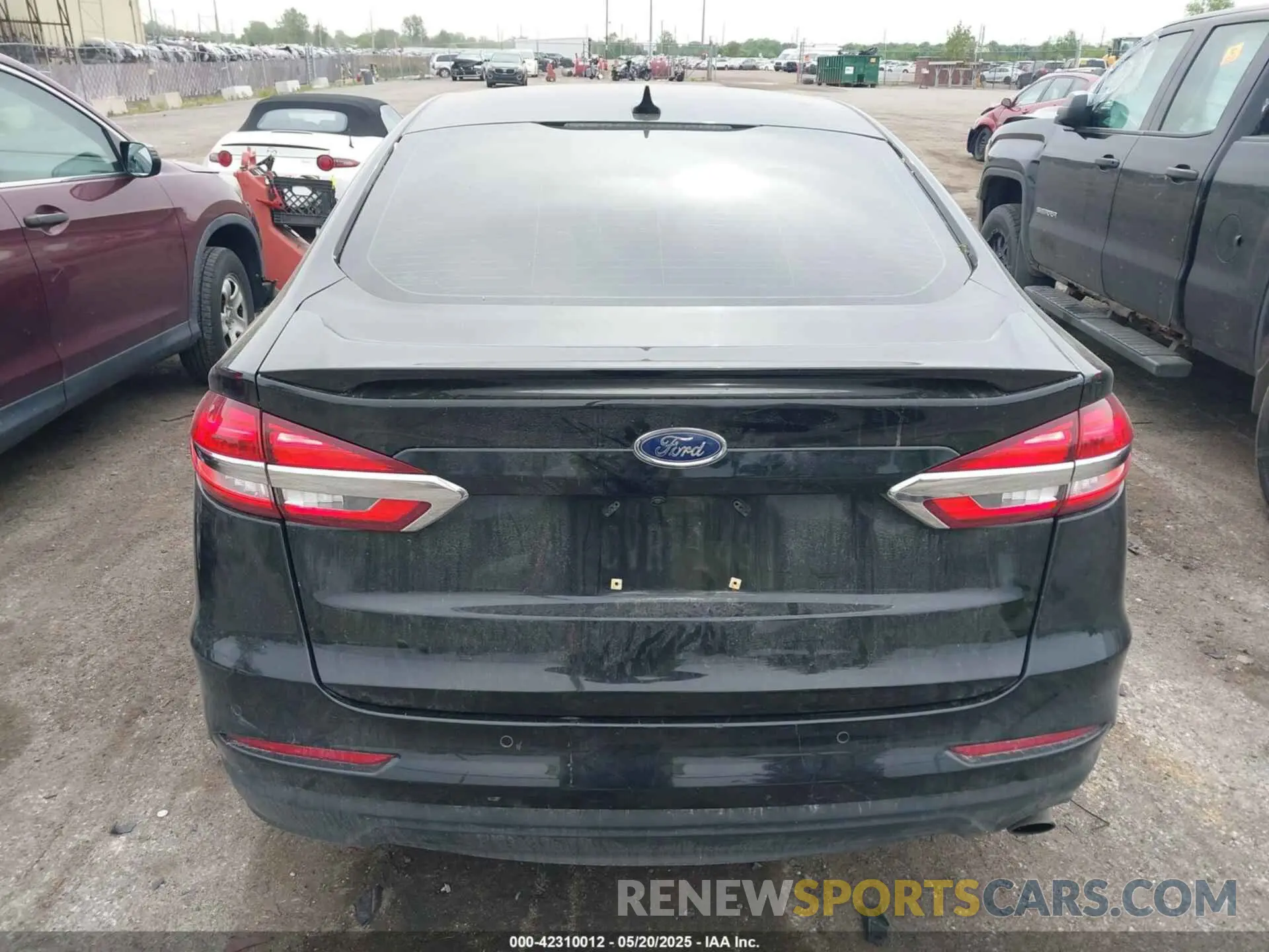 16 Photograph of a damaged car 3FA6P0CD2LR145913 FORD FUSION 2020