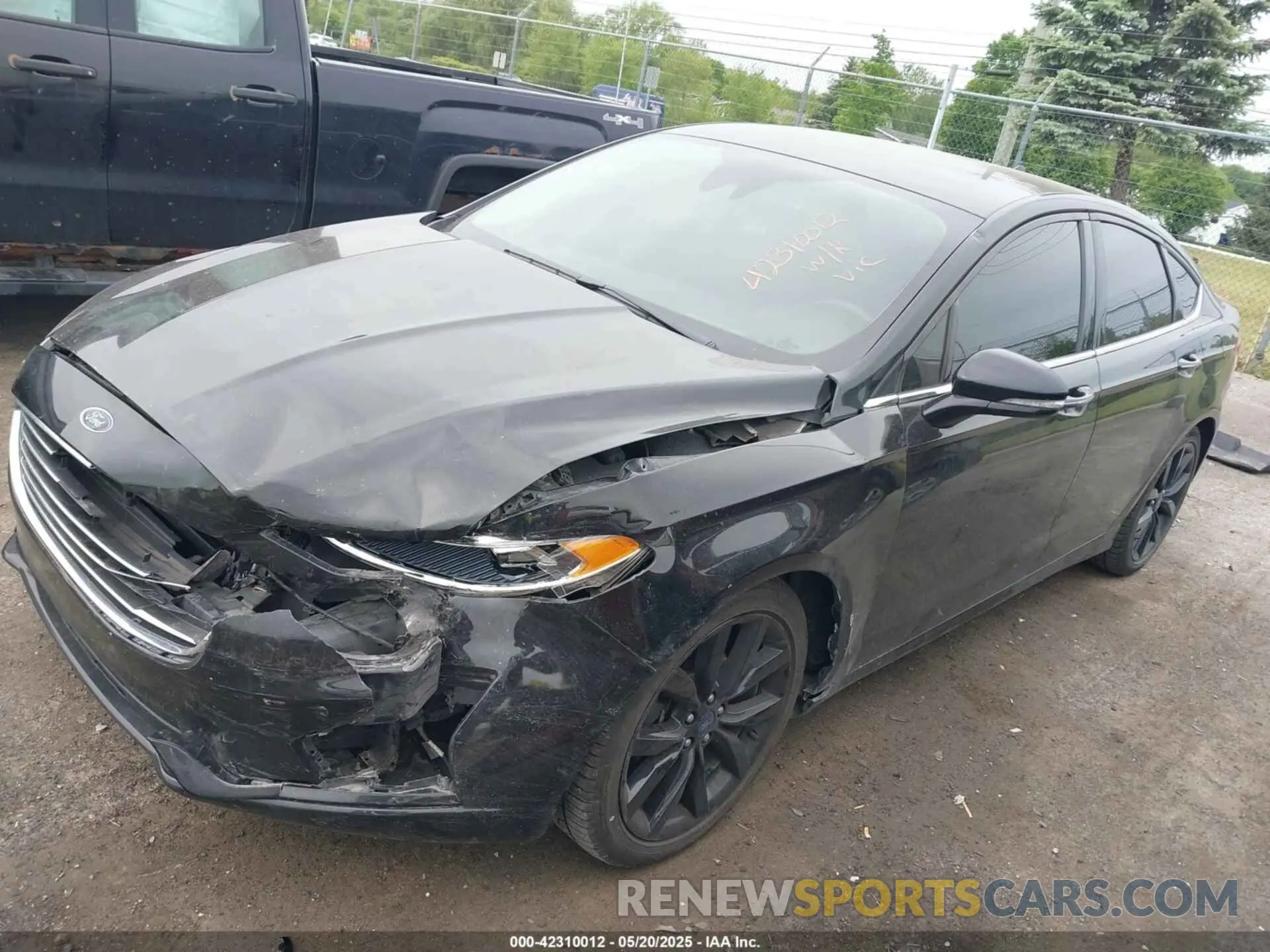 2 Photograph of a damaged car 3FA6P0CD2LR145913 FORD FUSION 2020