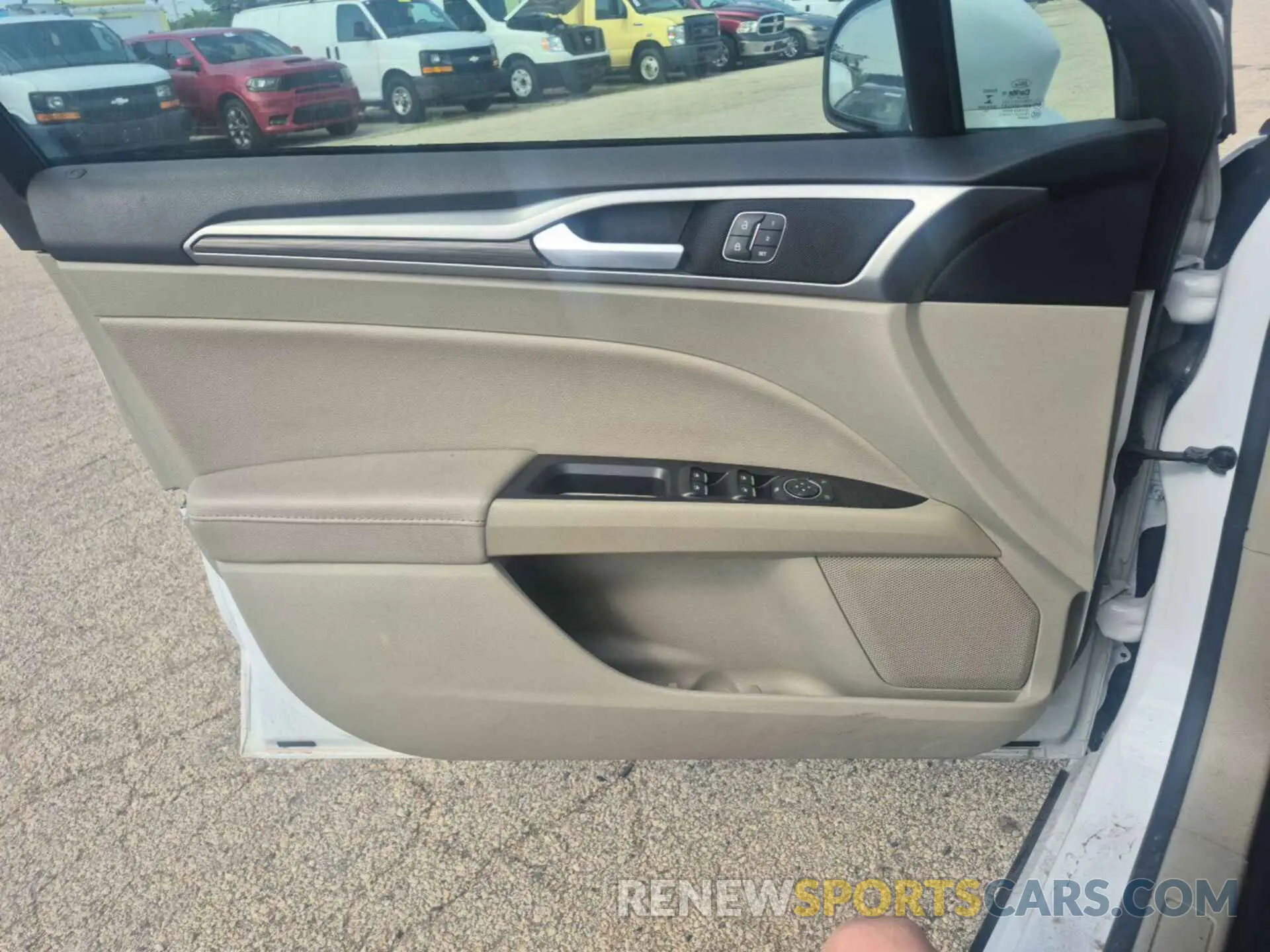 23 Photograph of a damaged car 3FA6P0CD2LR195730 FORD FUSION 2020