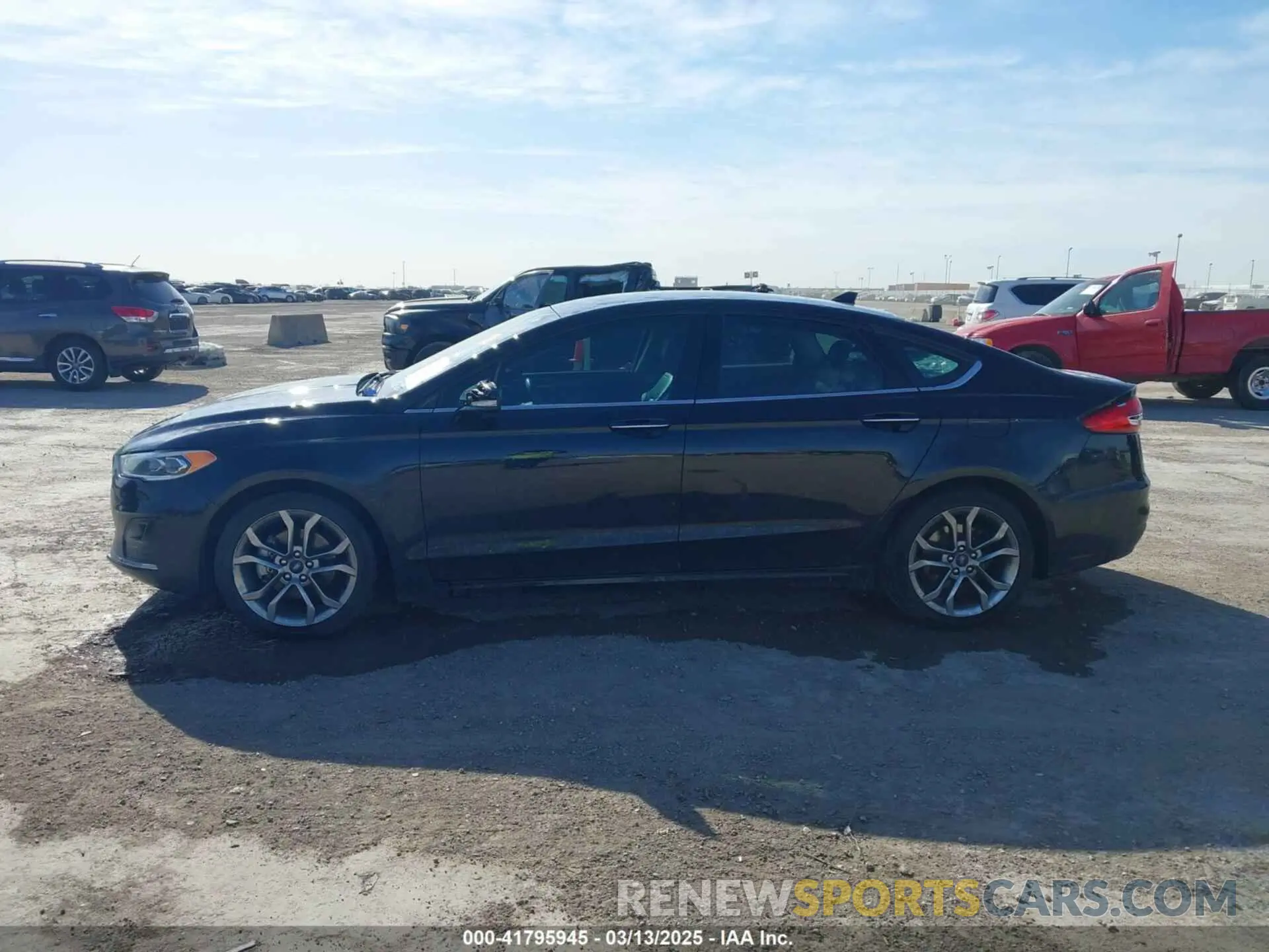 14 Photograph of a damaged car 3FA6P0CD4LR169372 FORD FUSION 2020