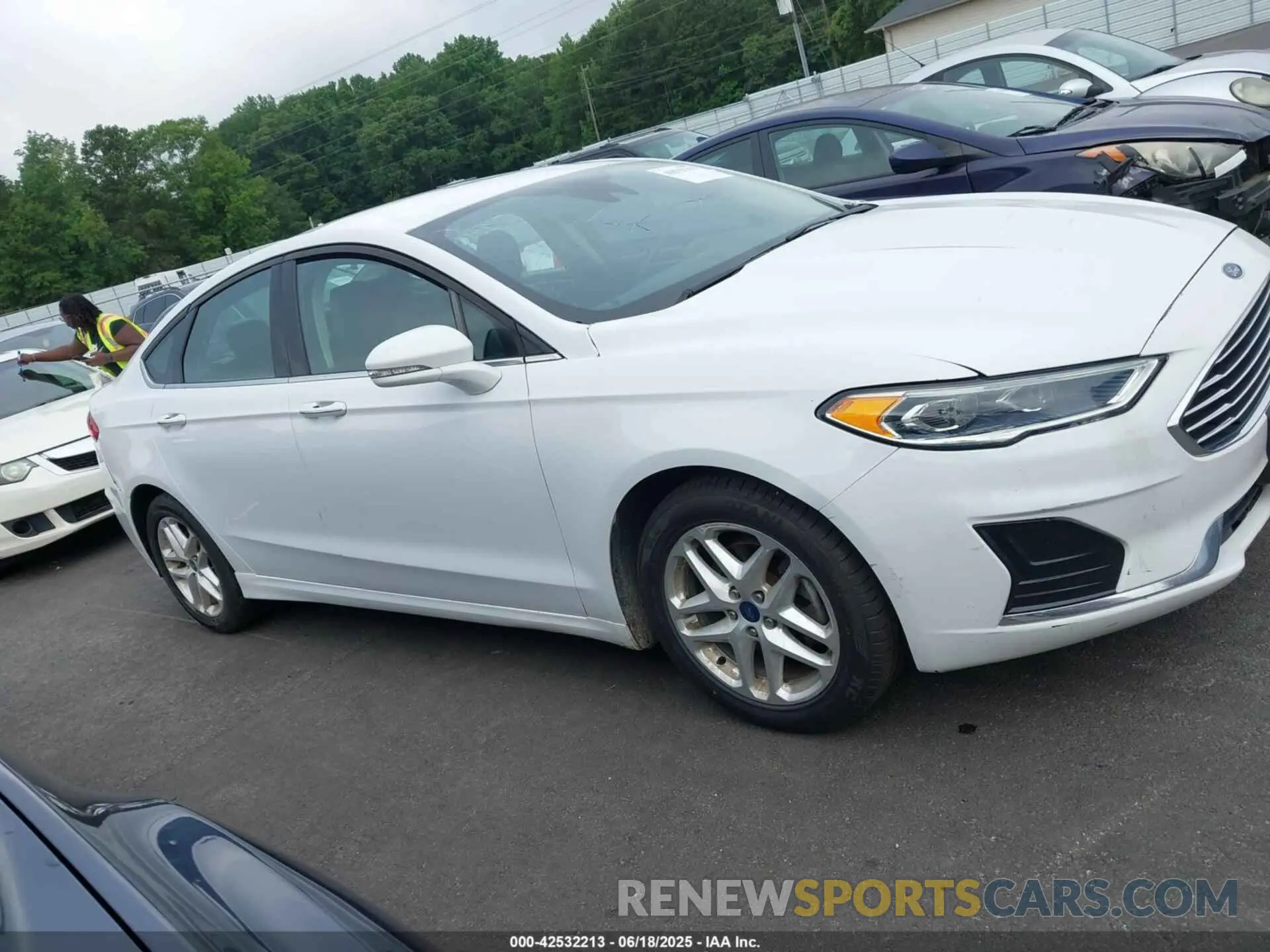 13 Photograph of a damaged car 3FA6P0CD4LR177004 FORD FUSION 2020