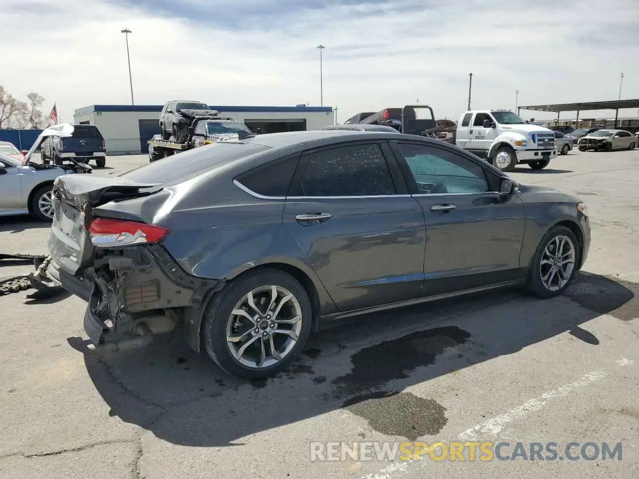 3 Photograph of a damaged car 3FA6P0CD4LR189105 FORD FUSION 2020