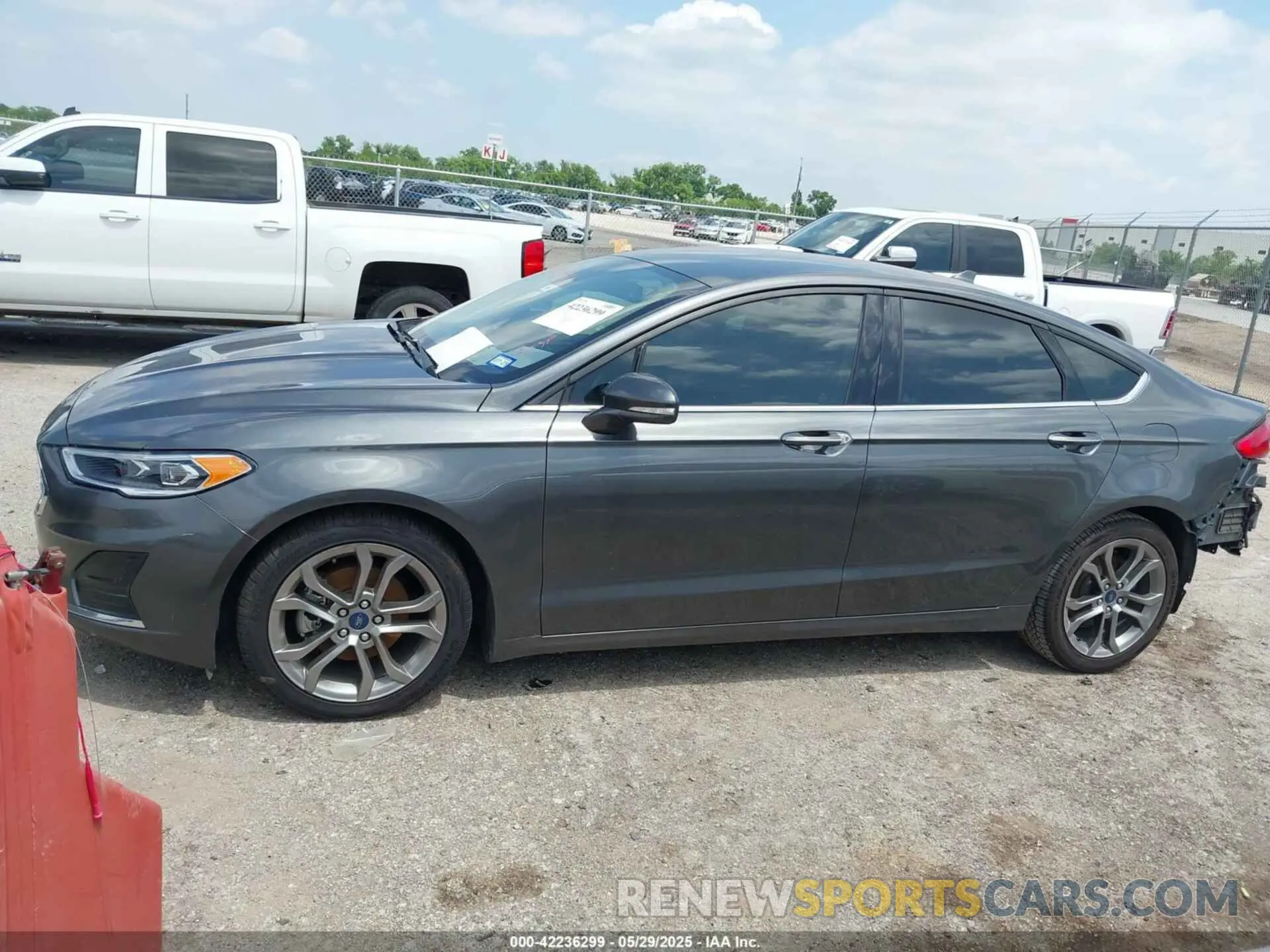14 Photograph of a damaged car 3FA6P0CD4LR204444 FORD FUSION 2020