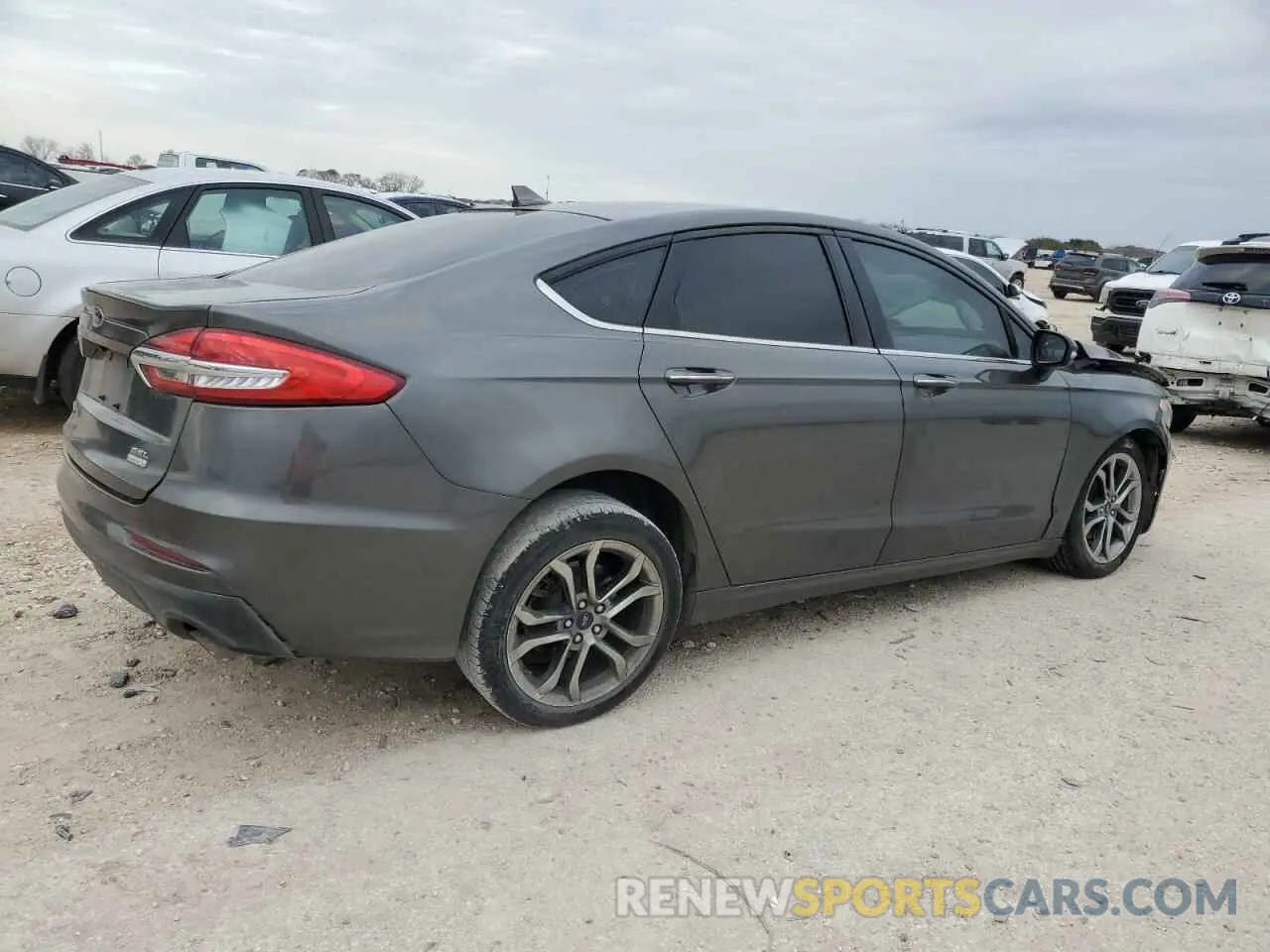 3 Photograph of a damaged car 3FA6P0CD5LR192191 FORD FUSION 2020