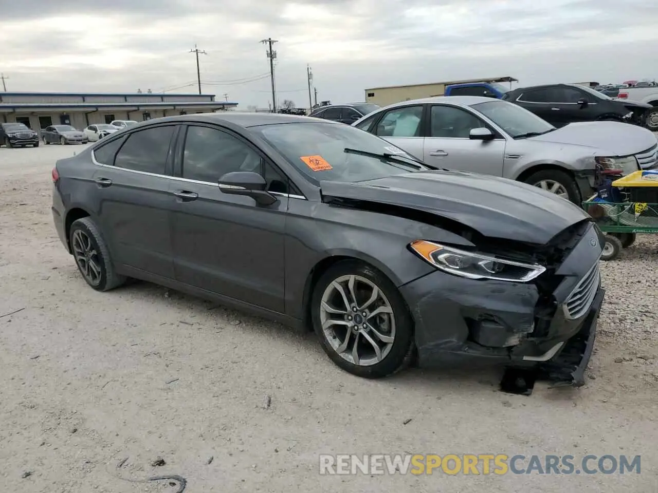 4 Photograph of a damaged car 3FA6P0CD5LR192191 FORD FUSION 2020