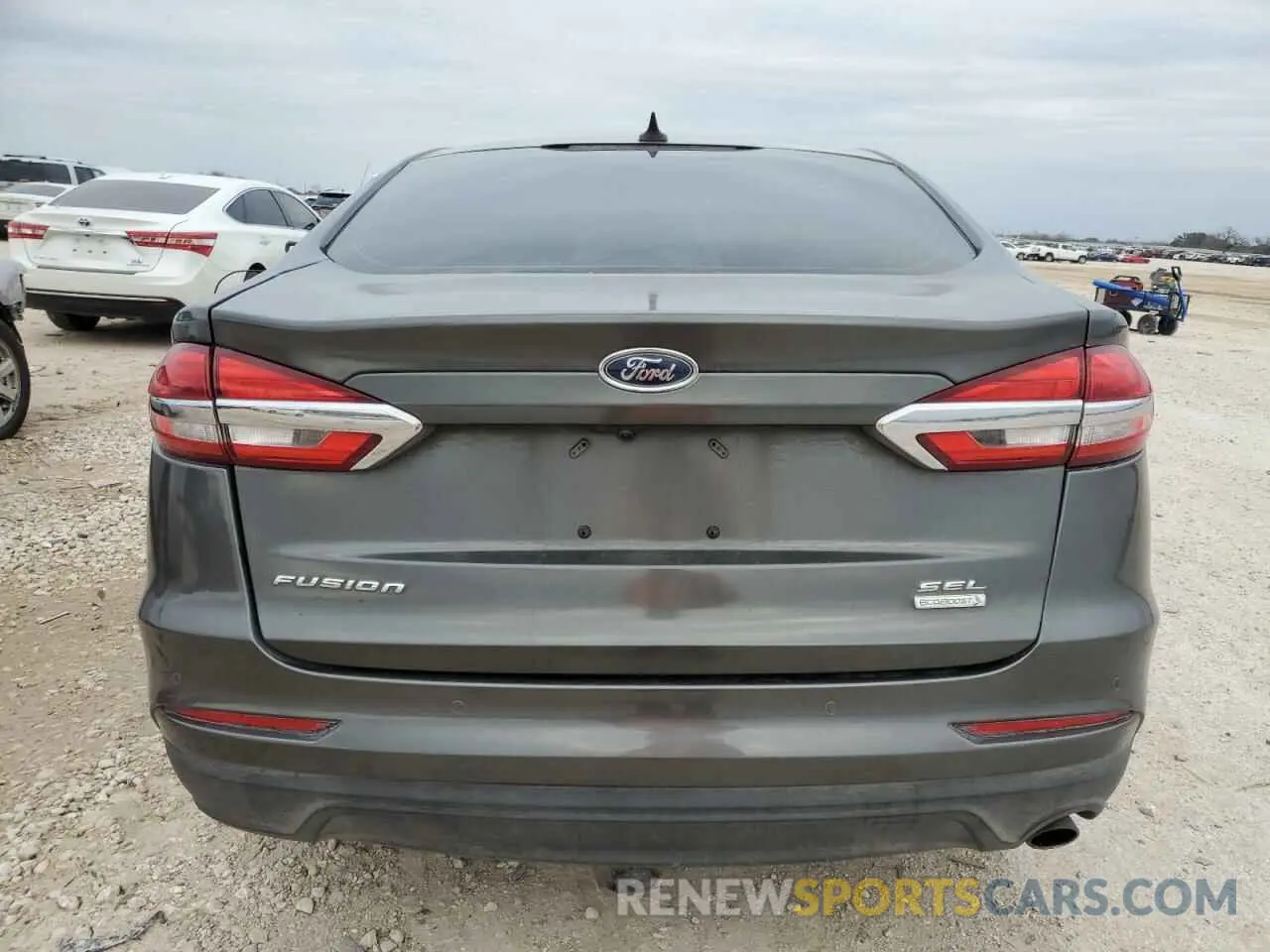 6 Photograph of a damaged car 3FA6P0CD5LR192191 FORD FUSION 2020