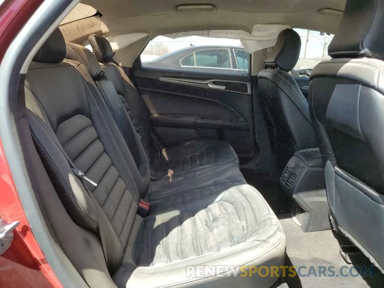 10 Photograph of a damaged car 3FA6P0CD5LR195737 FORD FUSION 2020