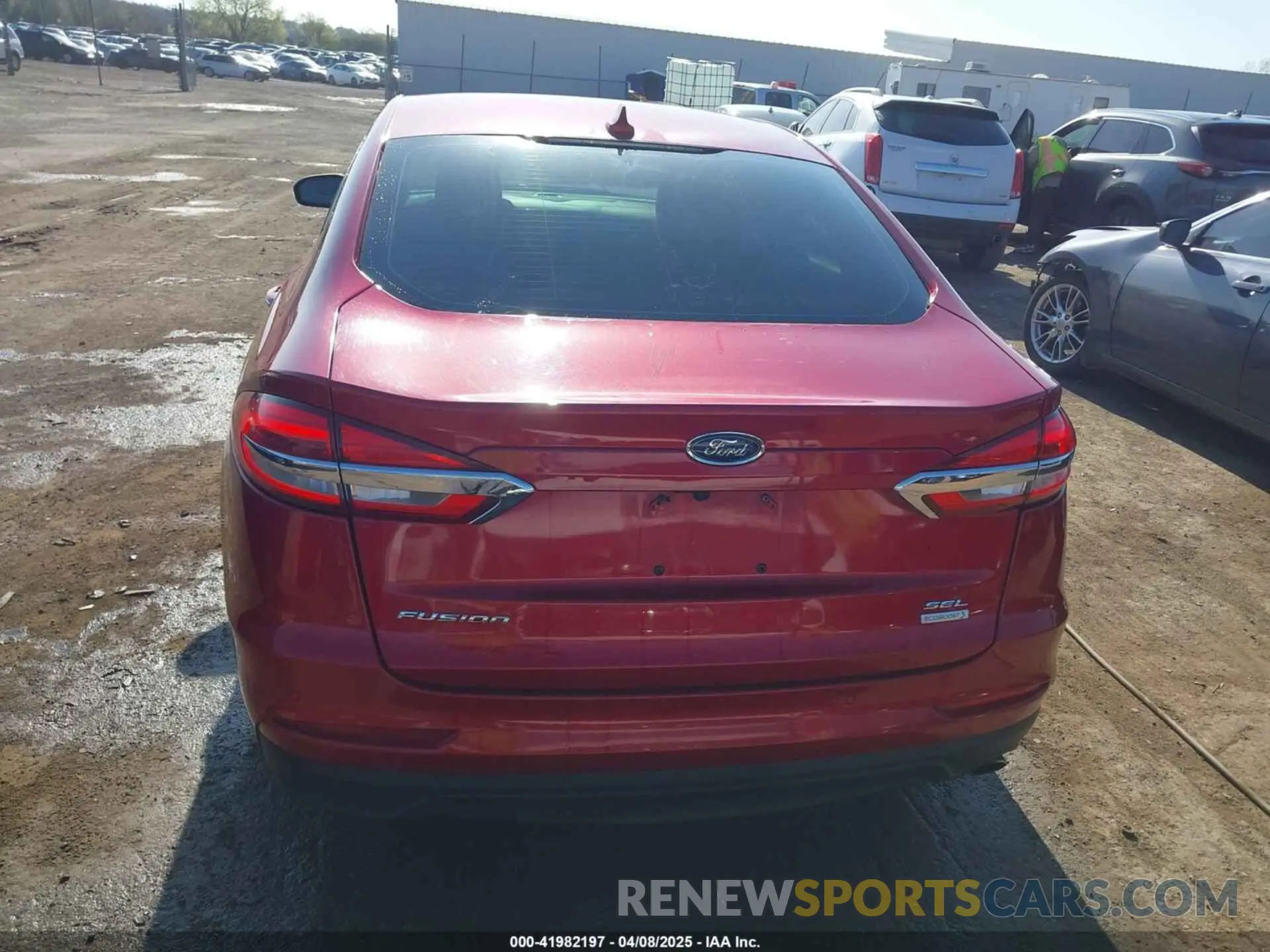 16 Photograph of a damaged car 3FA6P0CD5LR205506 FORD FUSION 2020
