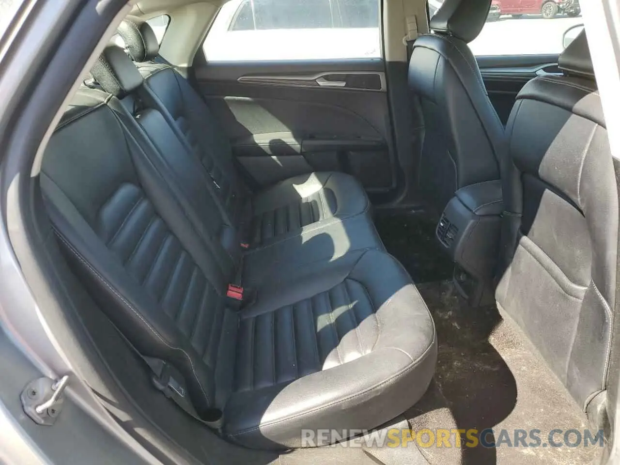 10 Photograph of a damaged car 3FA6P0CD6LR130198 FORD FUSION 2020