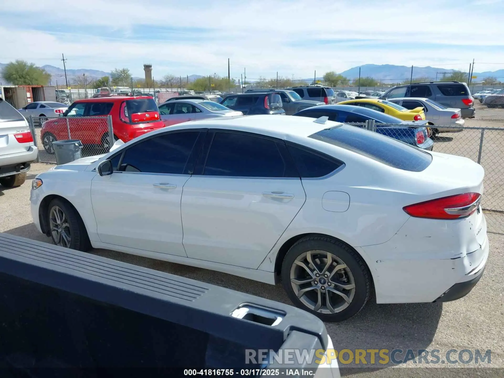 13 Photograph of a damaged car 3FA6P0CD6LR131738 FORD FUSION 2020