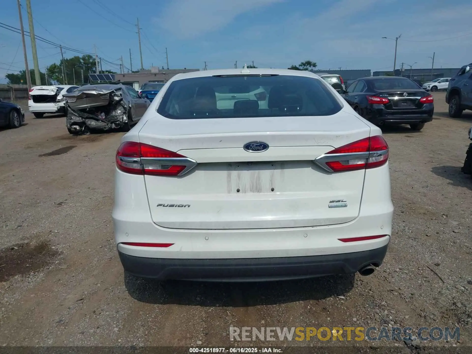 16 Photograph of a damaged car 3FA6P0CD6LR164836 FORD FUSION 2020