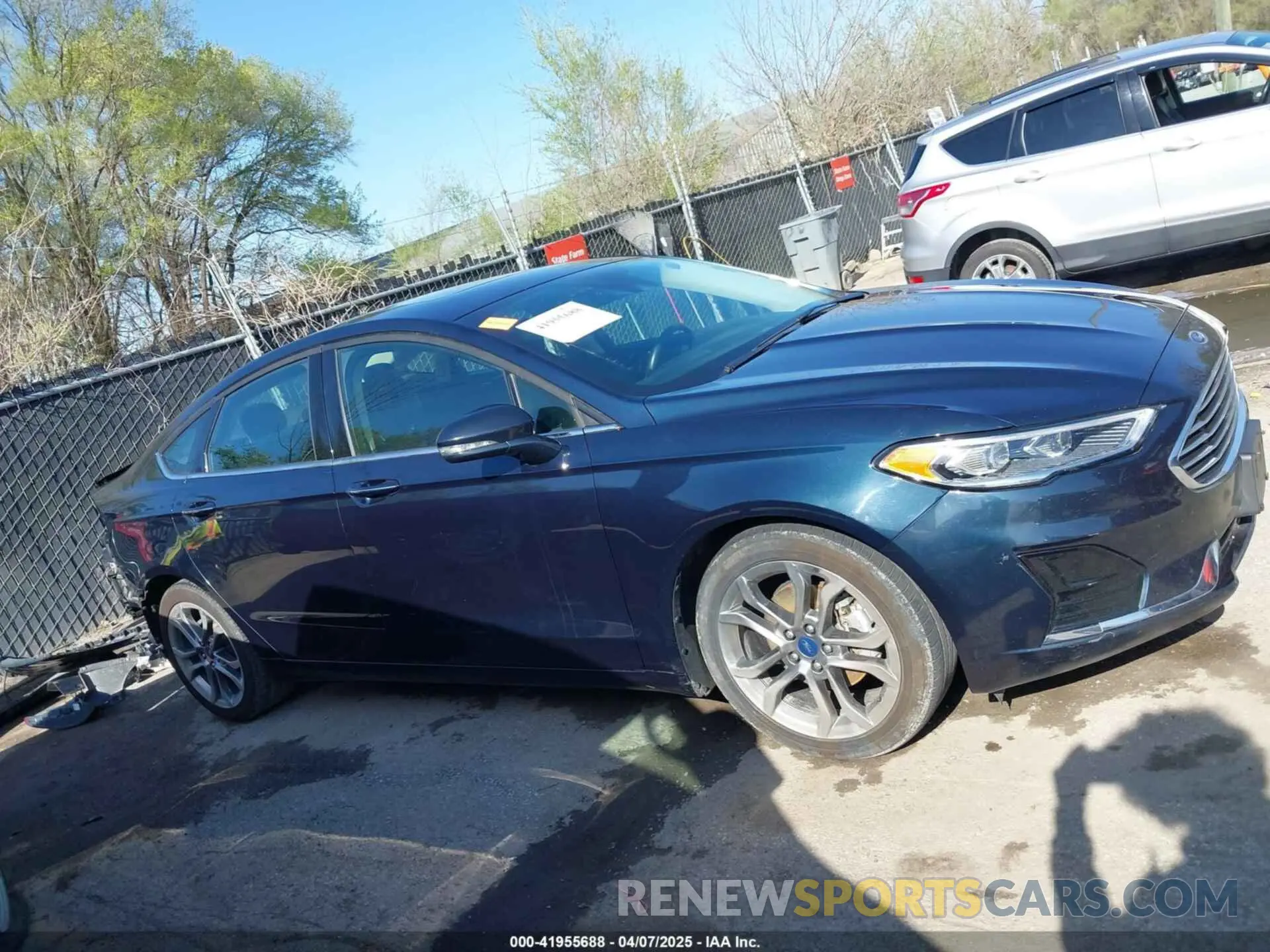 14 Photograph of a damaged car 3FA6P0CD6LR198985 FORD FUSION 2020