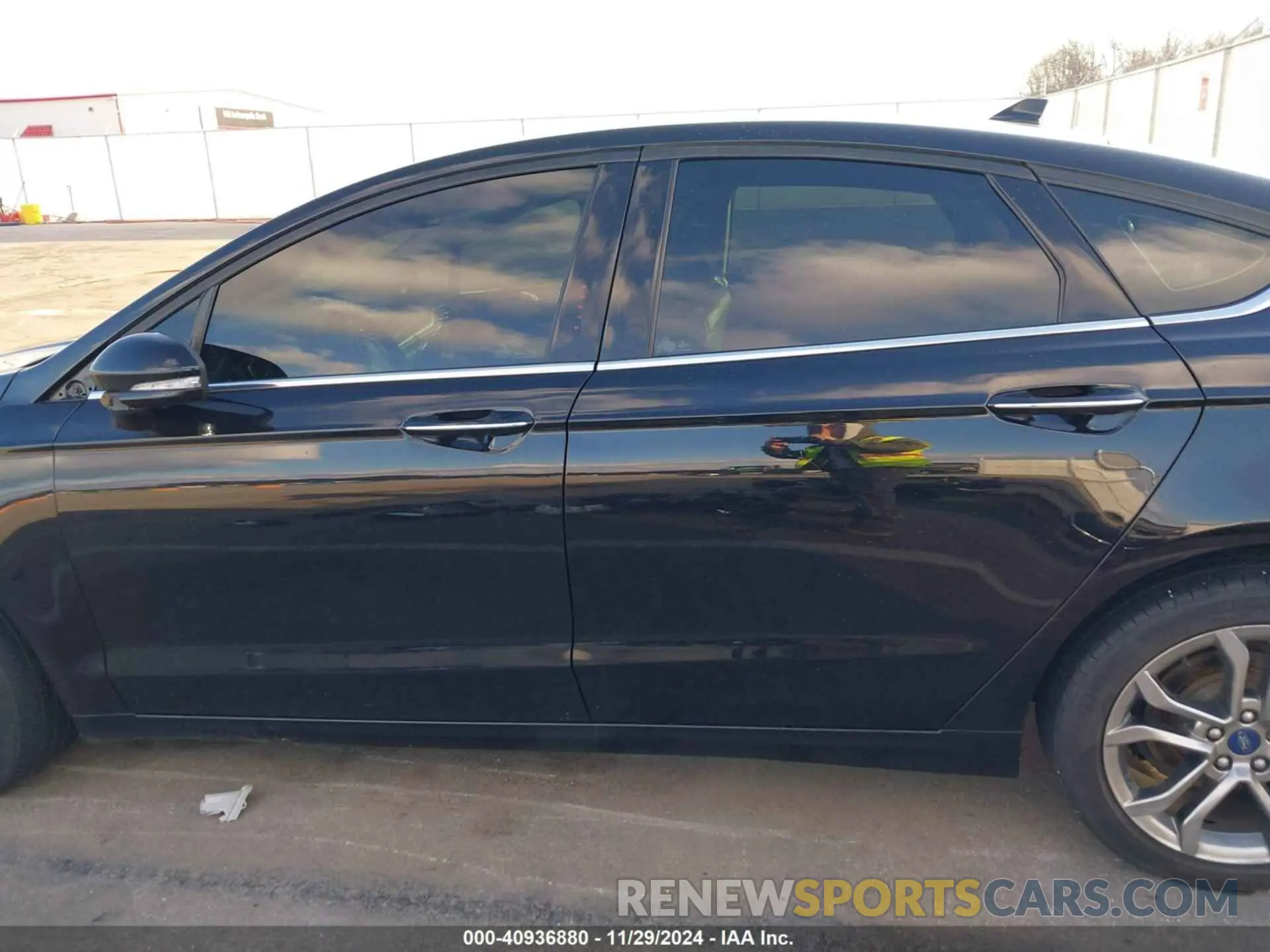 15 Photograph of a damaged car 3FA6P0CD7LR130887 FORD FUSION 2020