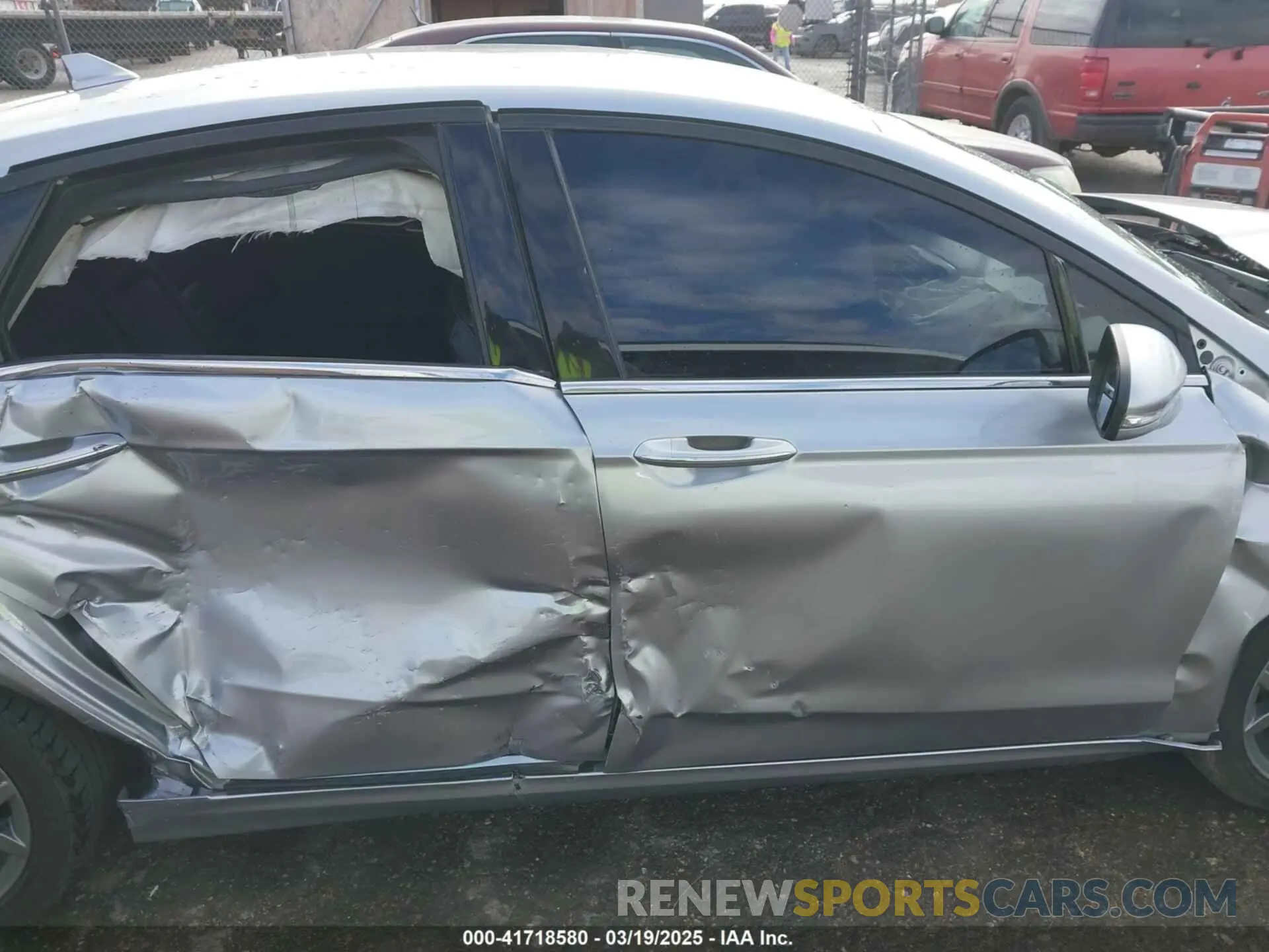 12 Photograph of a damaged car 3FA6P0CD7LR177367 FORD FUSION 2020