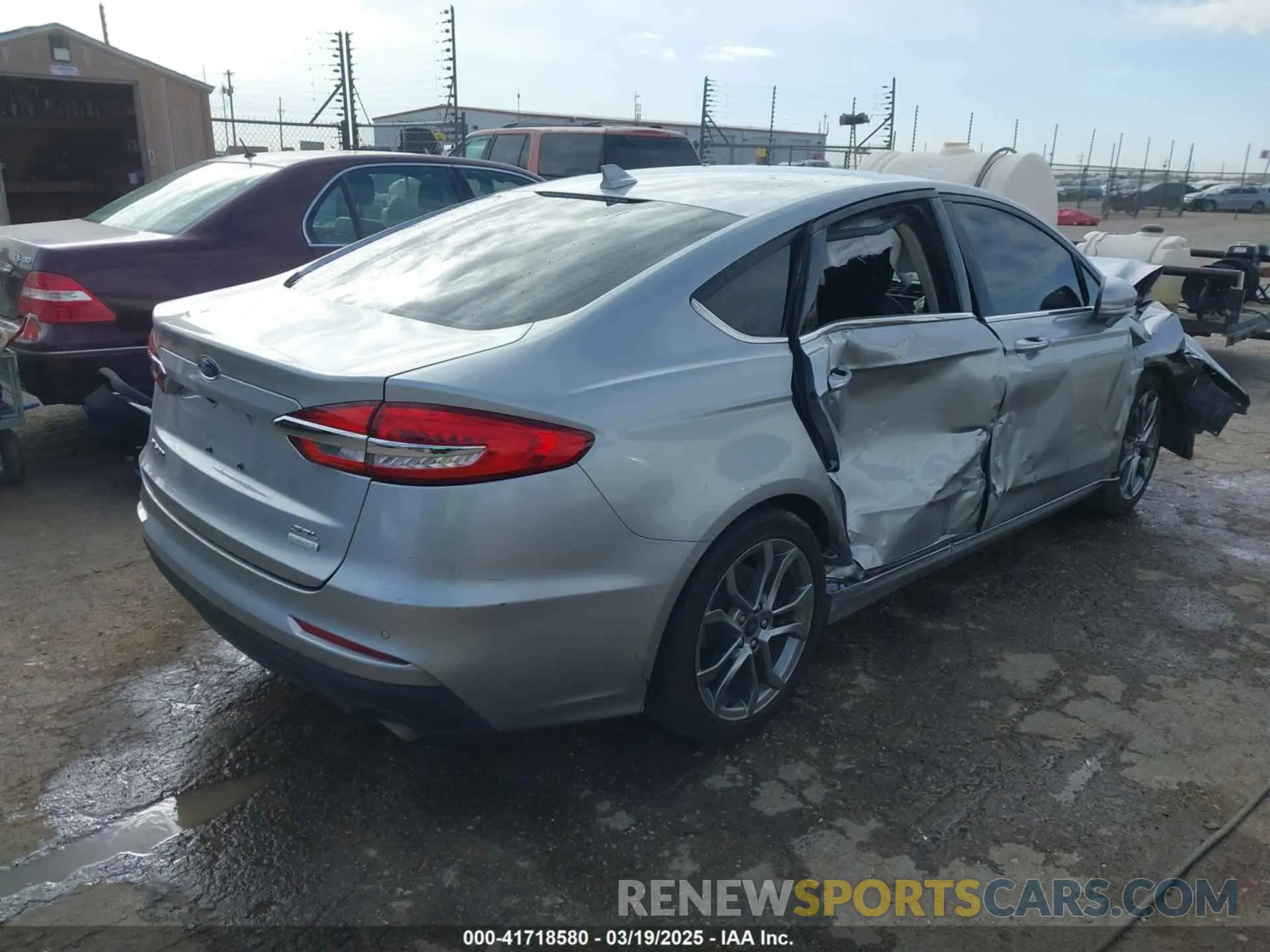 4 Photograph of a damaged car 3FA6P0CD7LR177367 FORD FUSION 2020