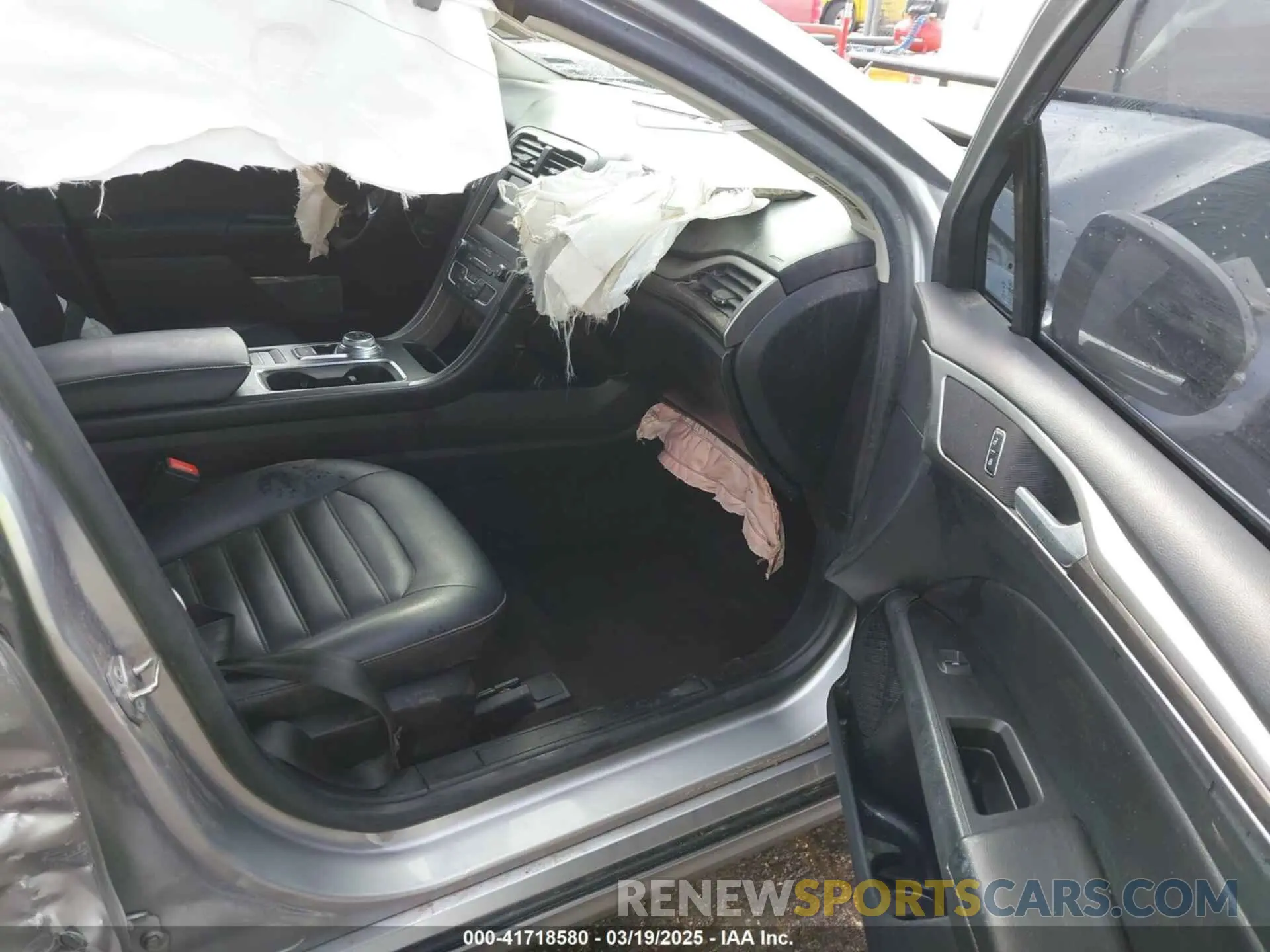 5 Photograph of a damaged car 3FA6P0CD7LR177367 FORD FUSION 2020