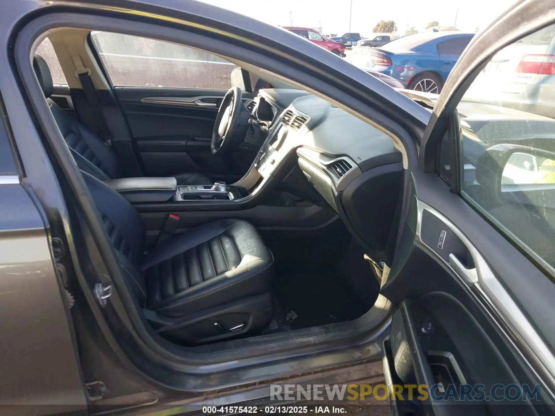 5 Photograph of a damaged car 3FA6P0CD8LR117551 FORD FUSION 2020