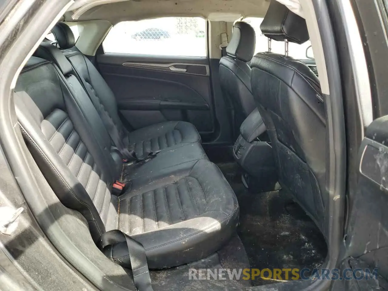 10 Photograph of a damaged car 3FA6P0CD8LR138190 FORD FUSION 2020