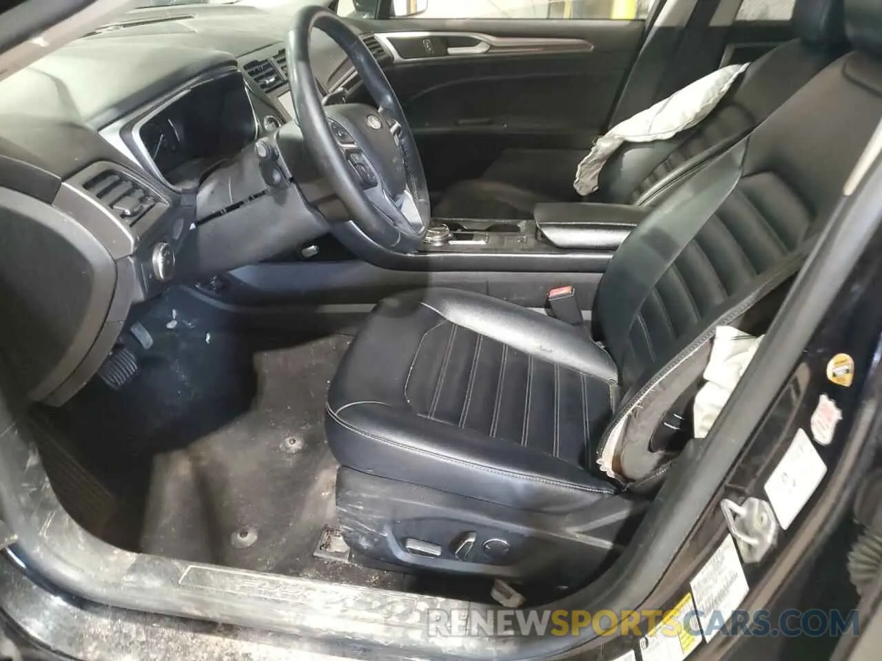 7 Photograph of a damaged car 3FA6P0CD8LR206584 FORD FUSION 2020