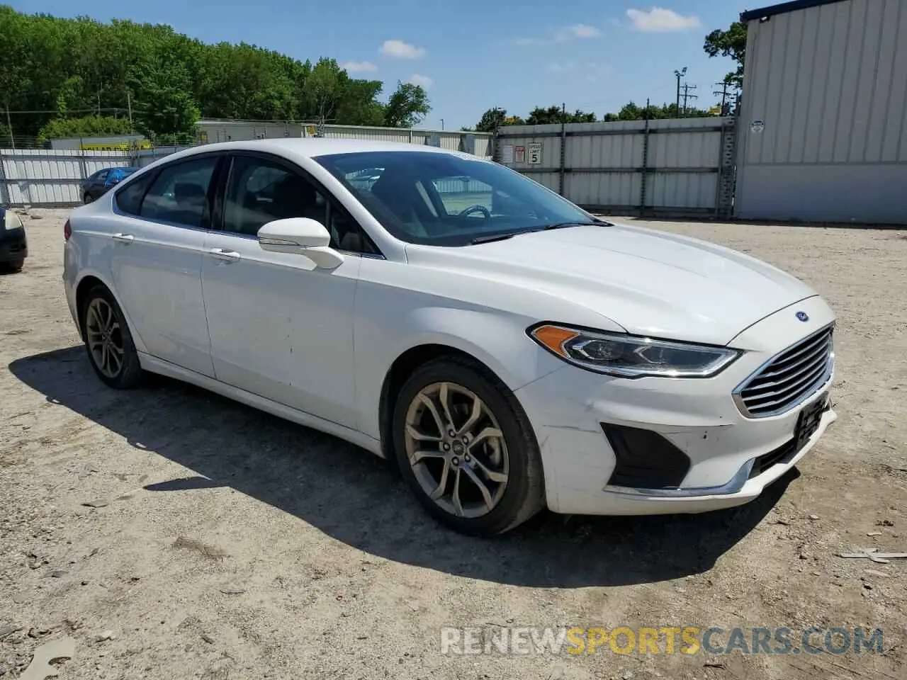 4 Photograph of a damaged car 3FA6P0CD9LR133001 FORD FUSION 2020