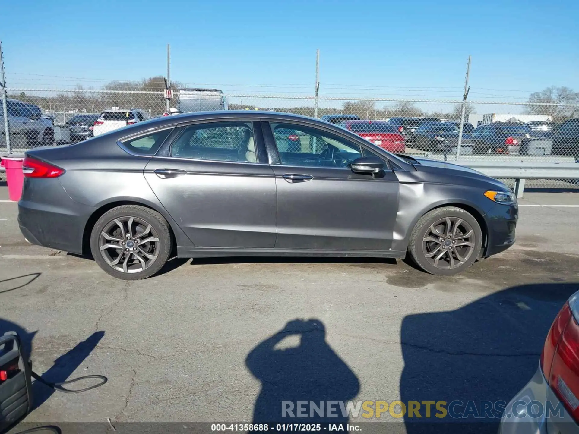 13 Photograph of a damaged car 3FA6P0CD9LR136870 FORD FUSION 2020