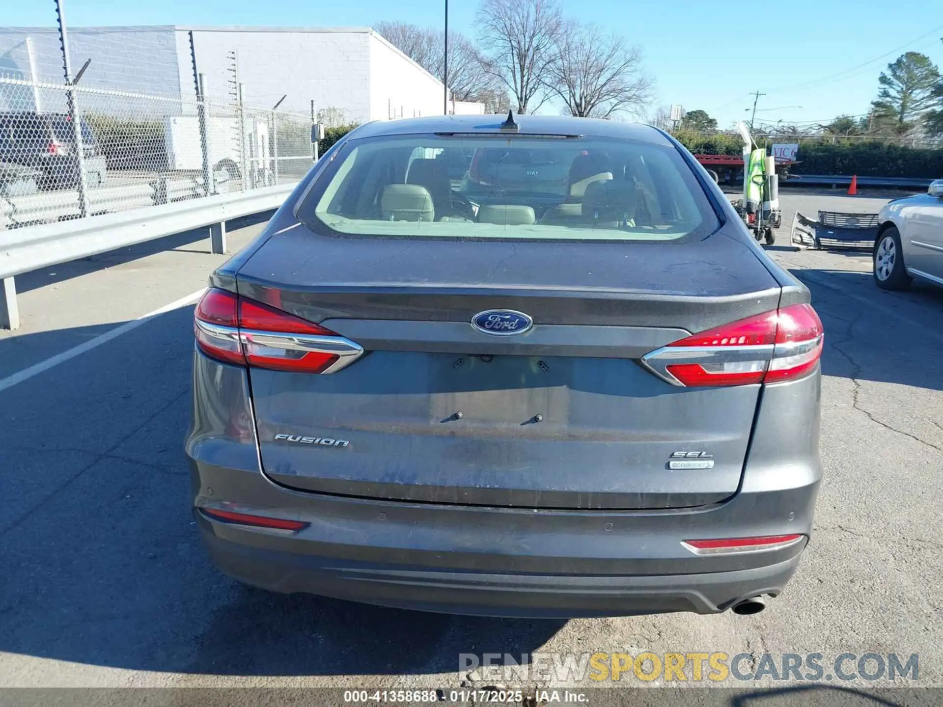 16 Photograph of a damaged car 3FA6P0CD9LR136870 FORD FUSION 2020