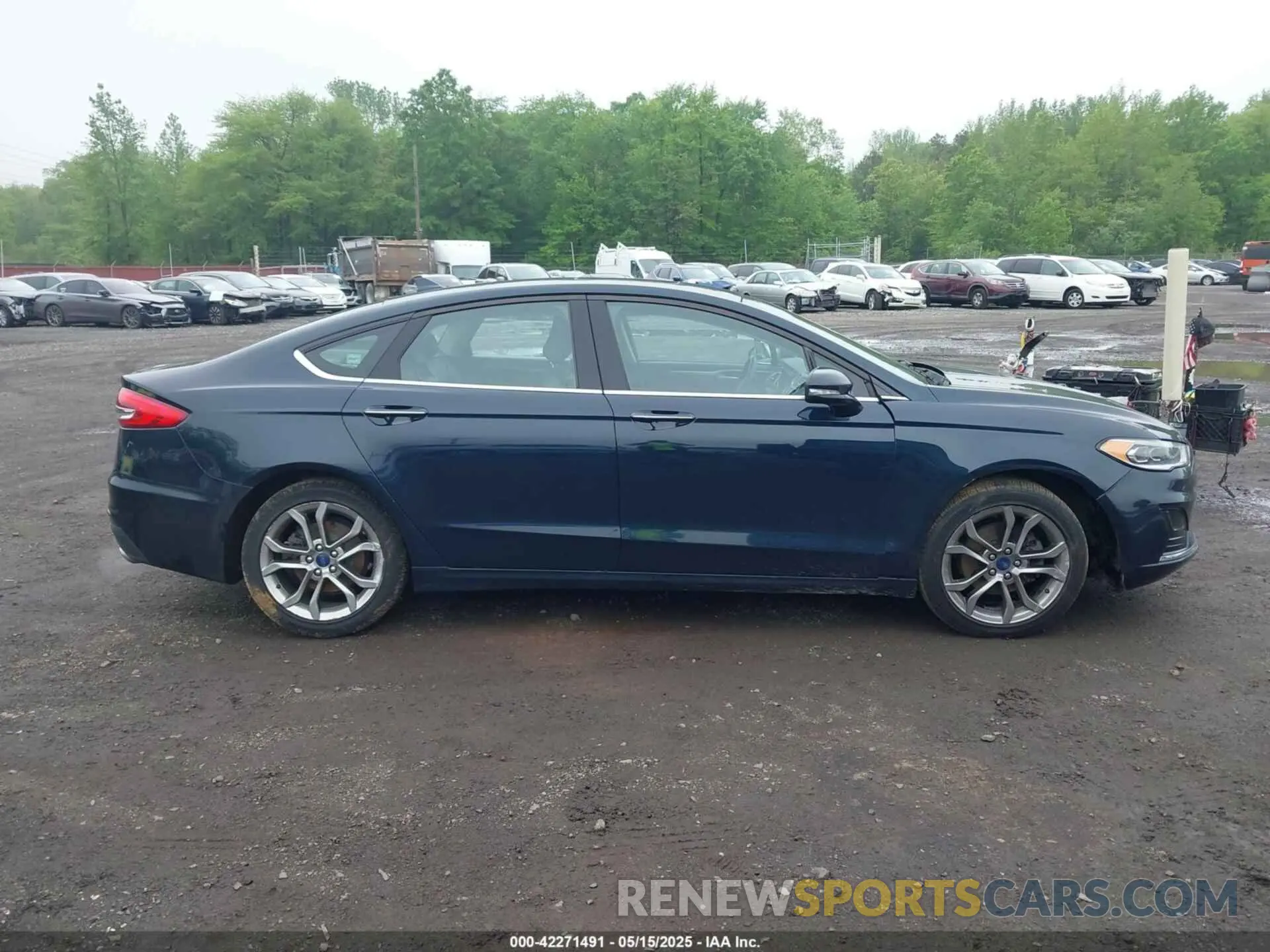 13 Photograph of a damaged car 3FA6P0CD9LR183400 FORD FUSION 2020