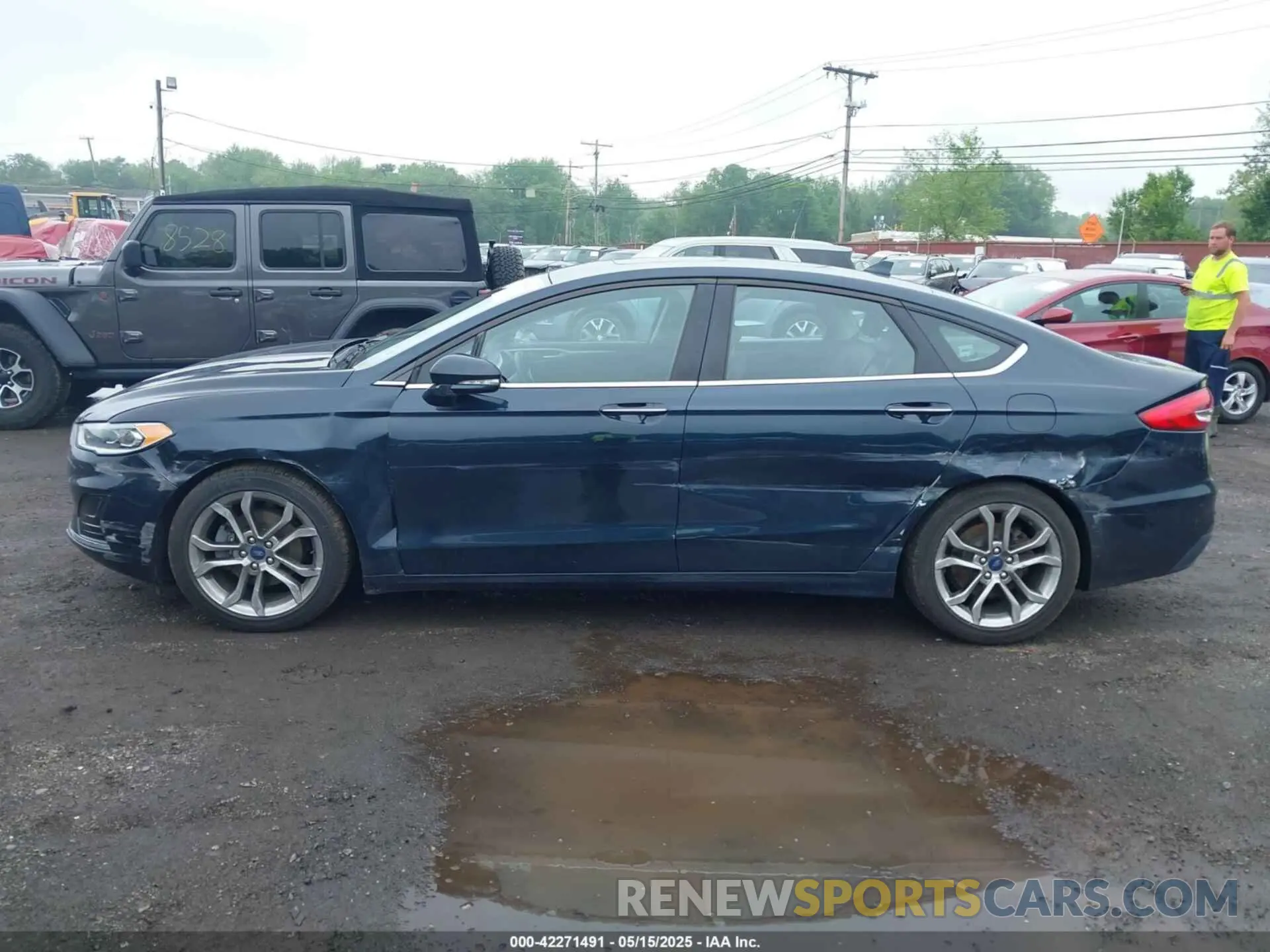 14 Photograph of a damaged car 3FA6P0CD9LR183400 FORD FUSION 2020