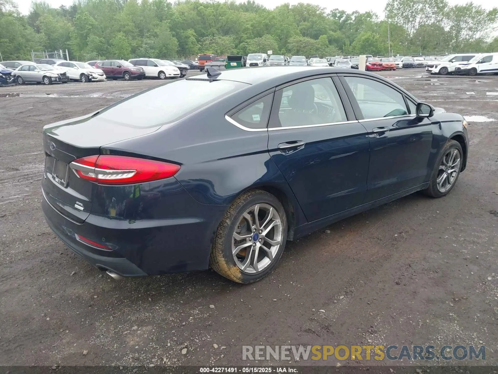 4 Photograph of a damaged car 3FA6P0CD9LR183400 FORD FUSION 2020