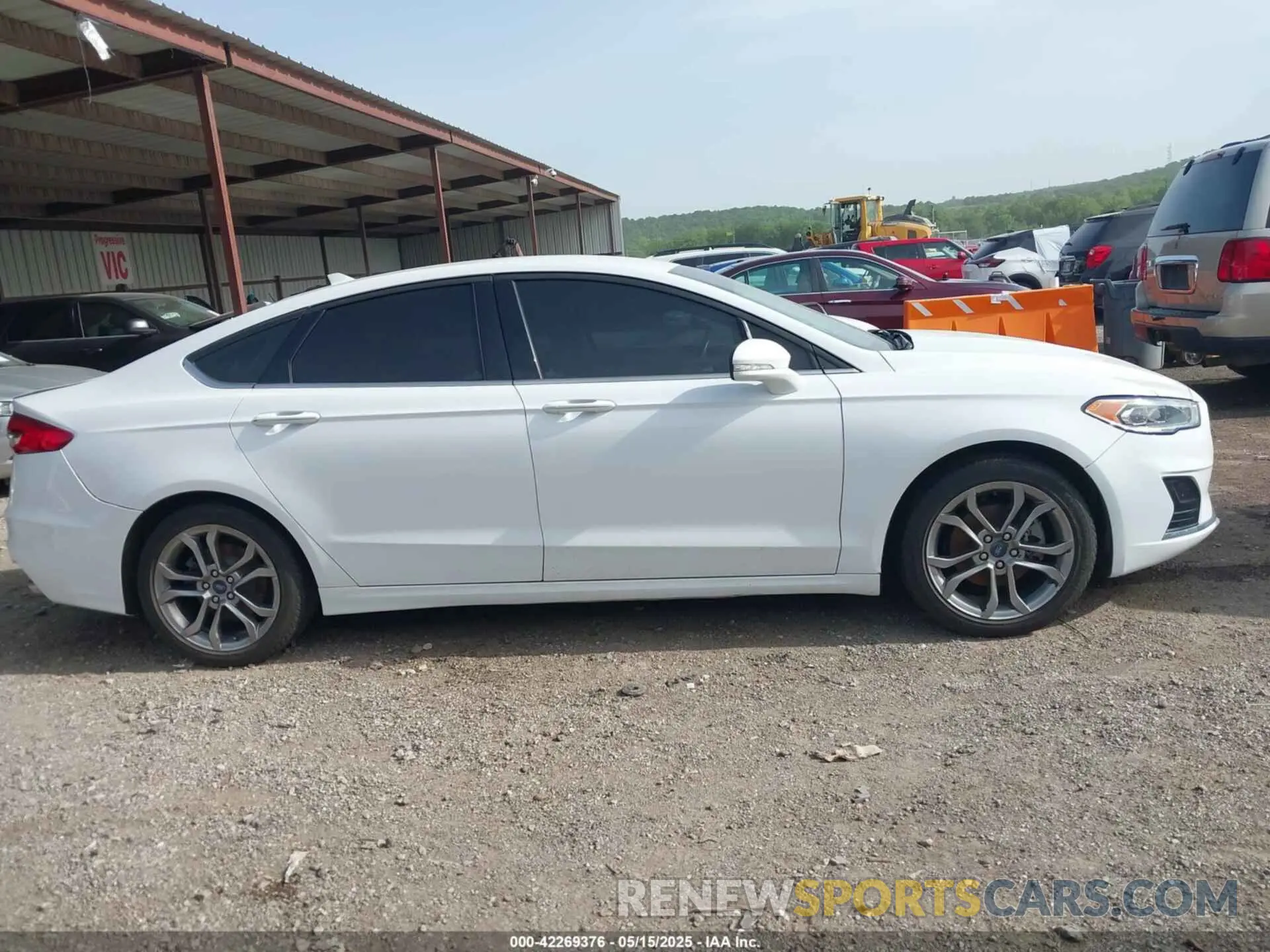14 Photograph of a damaged car 3FA6P0CD9LR195854 FORD FUSION 2020