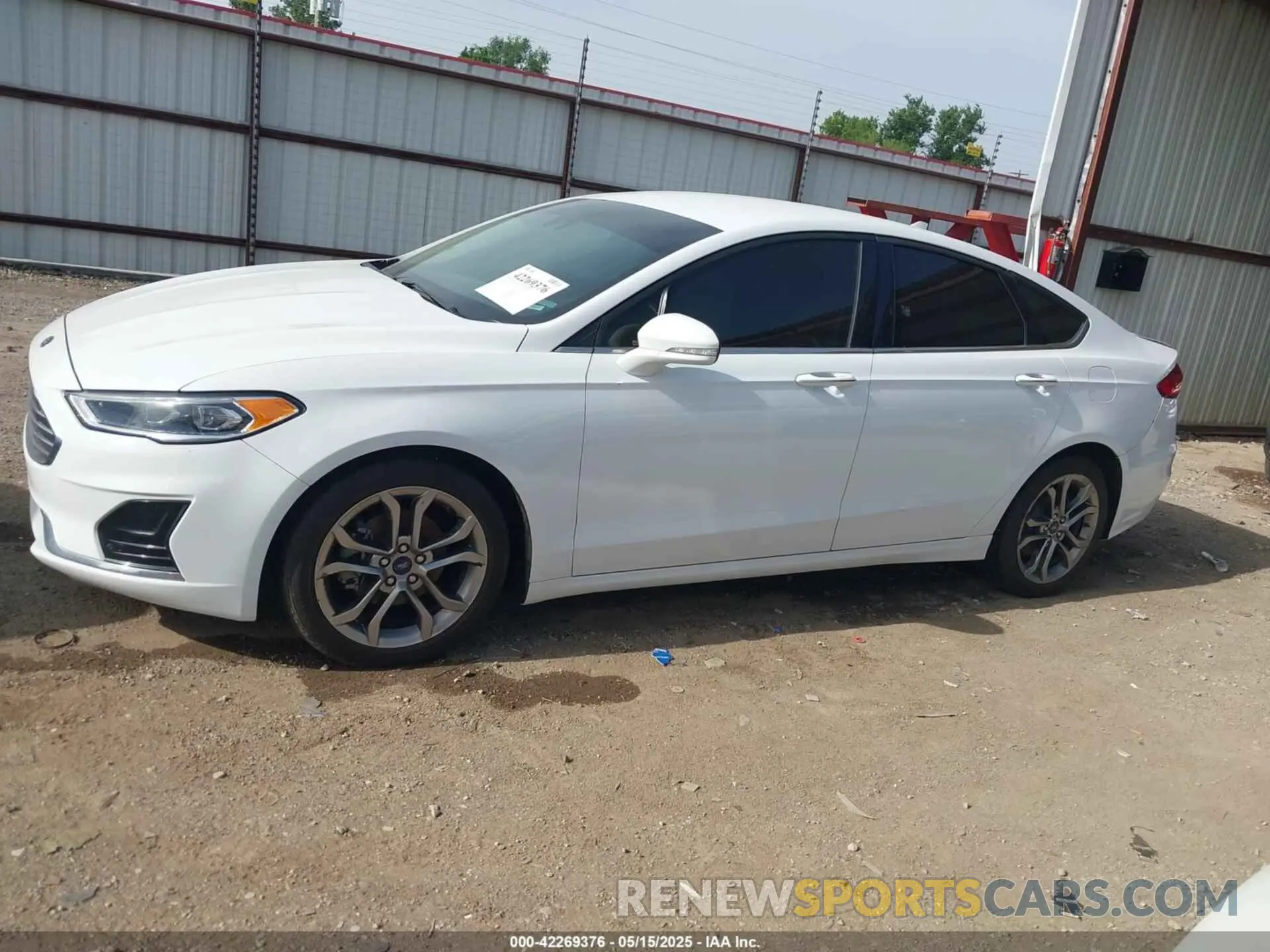 15 Photograph of a damaged car 3FA6P0CD9LR195854 FORD FUSION 2020
