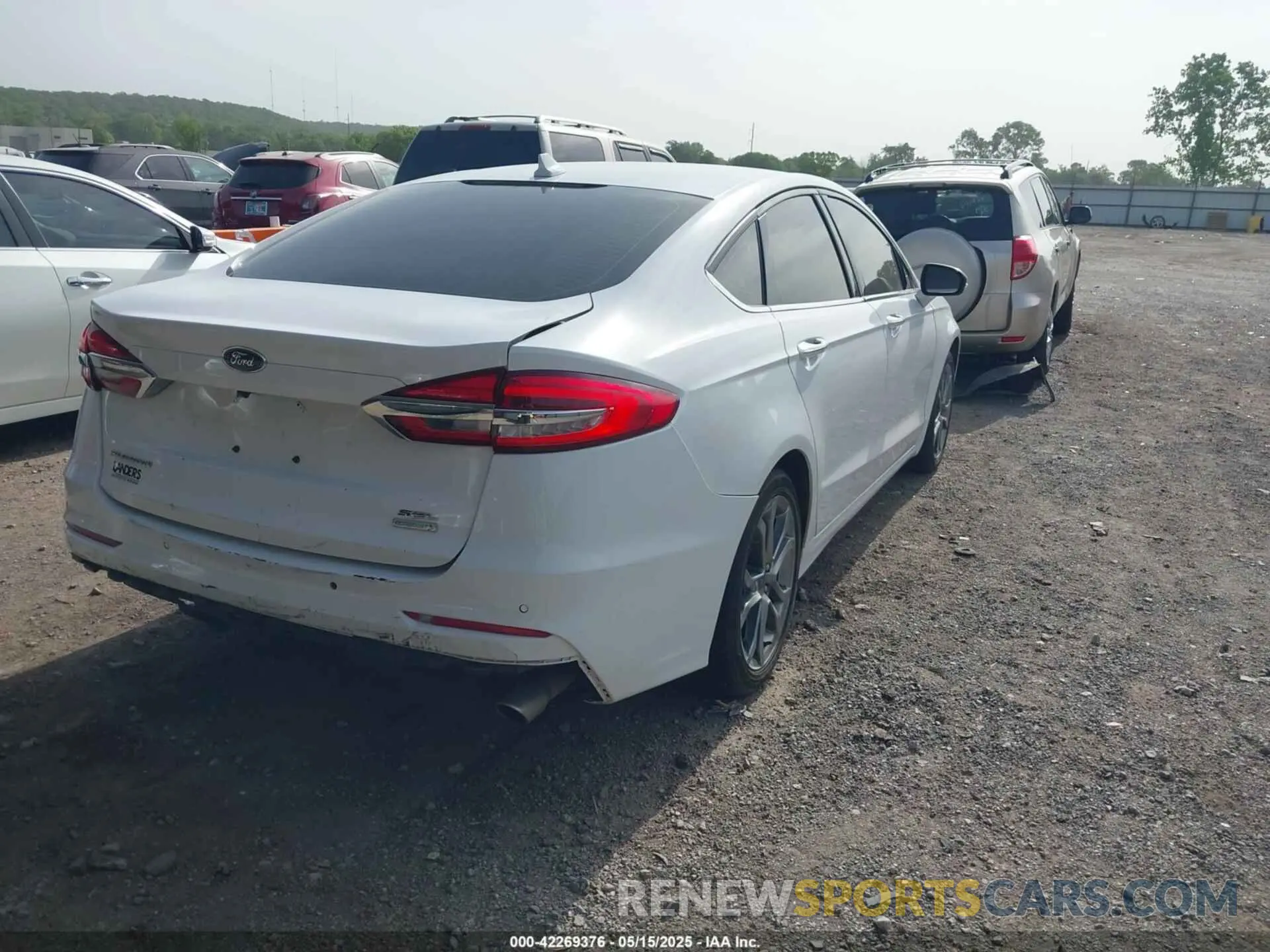 4 Photograph of a damaged car 3FA6P0CD9LR195854 FORD FUSION 2020