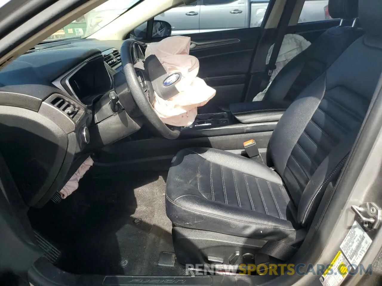7 Photograph of a damaged car 3FA6P0CD9LR206271 FORD FUSION 2020