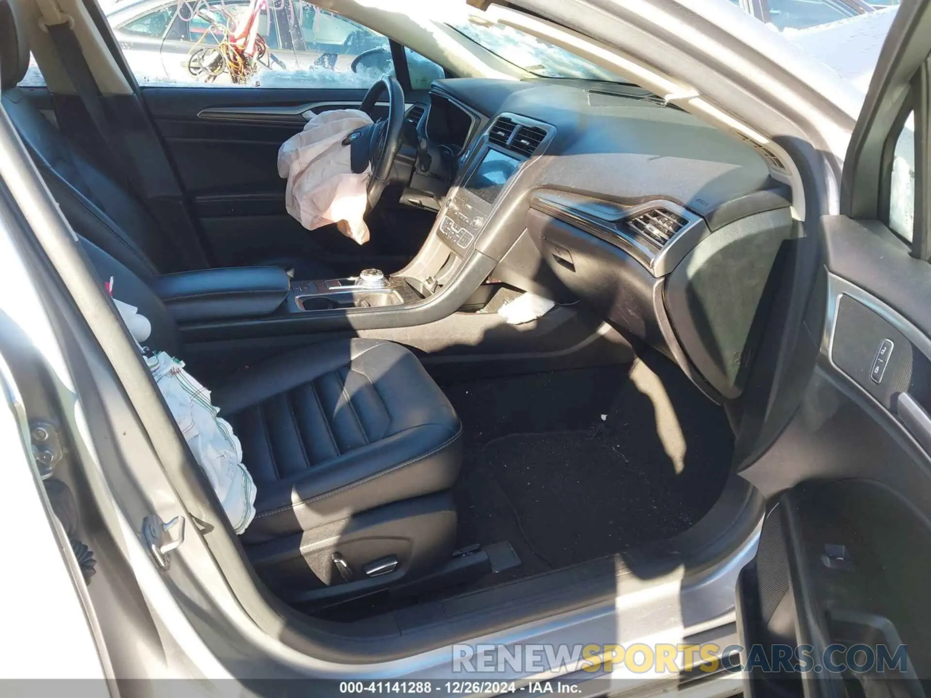 5 Photograph of a damaged car 3FA6P0CDXLR174107 FORD FUSION 2020