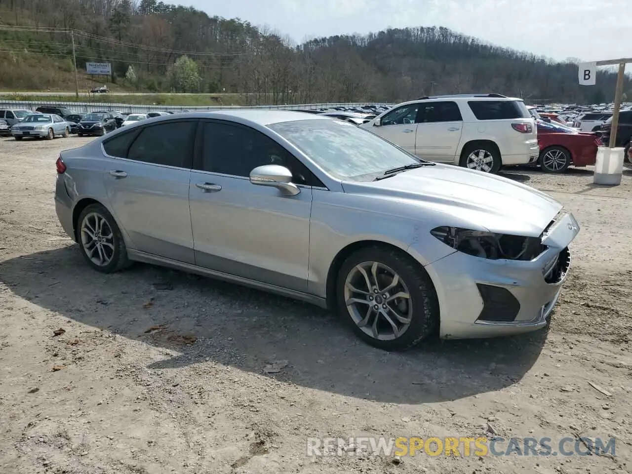 4 Photograph of a damaged car 3FA6P0CDXLR193322 FORD FUSION 2020