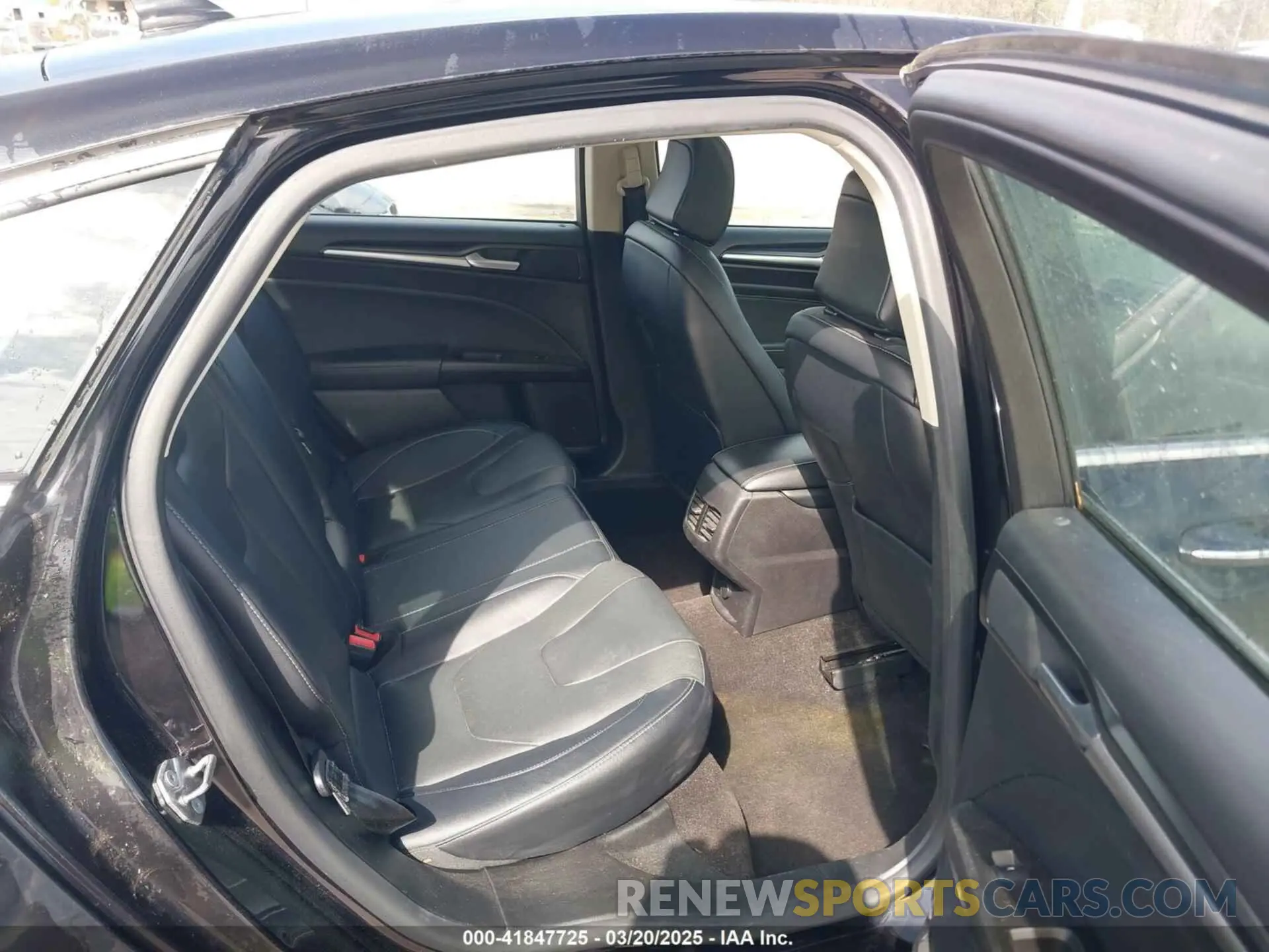 8 Photograph of a damaged car 3FA6P0D90LR137979 FORD FUSION 2020