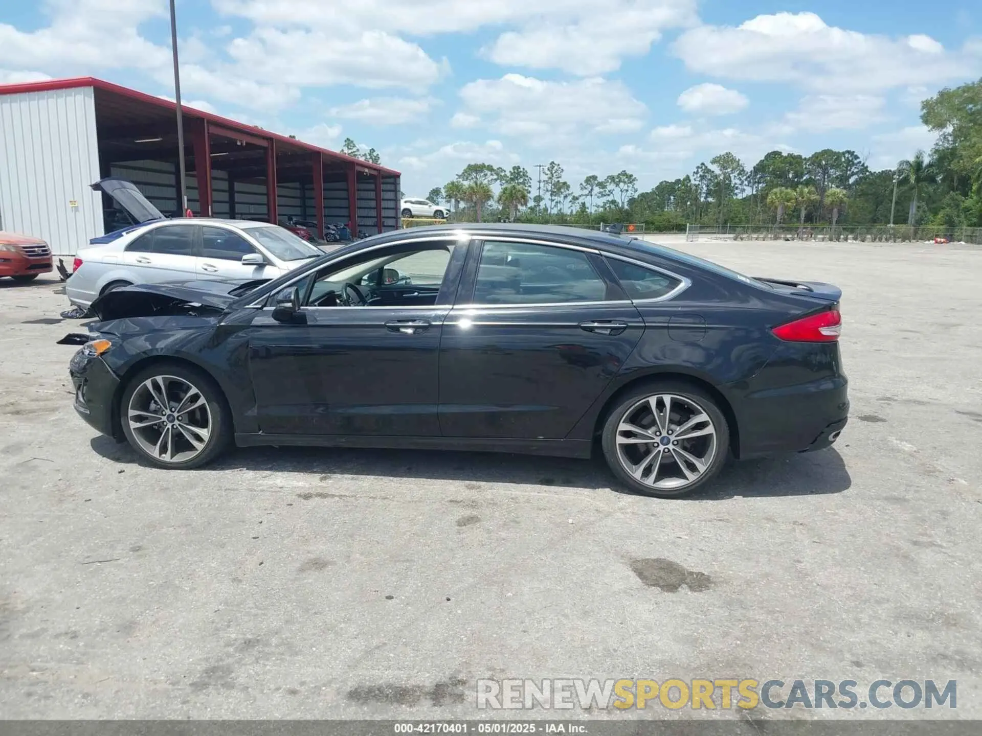 13 Photograph of a damaged car 3FA6P0D90LR175065 FORD FUSION 2020