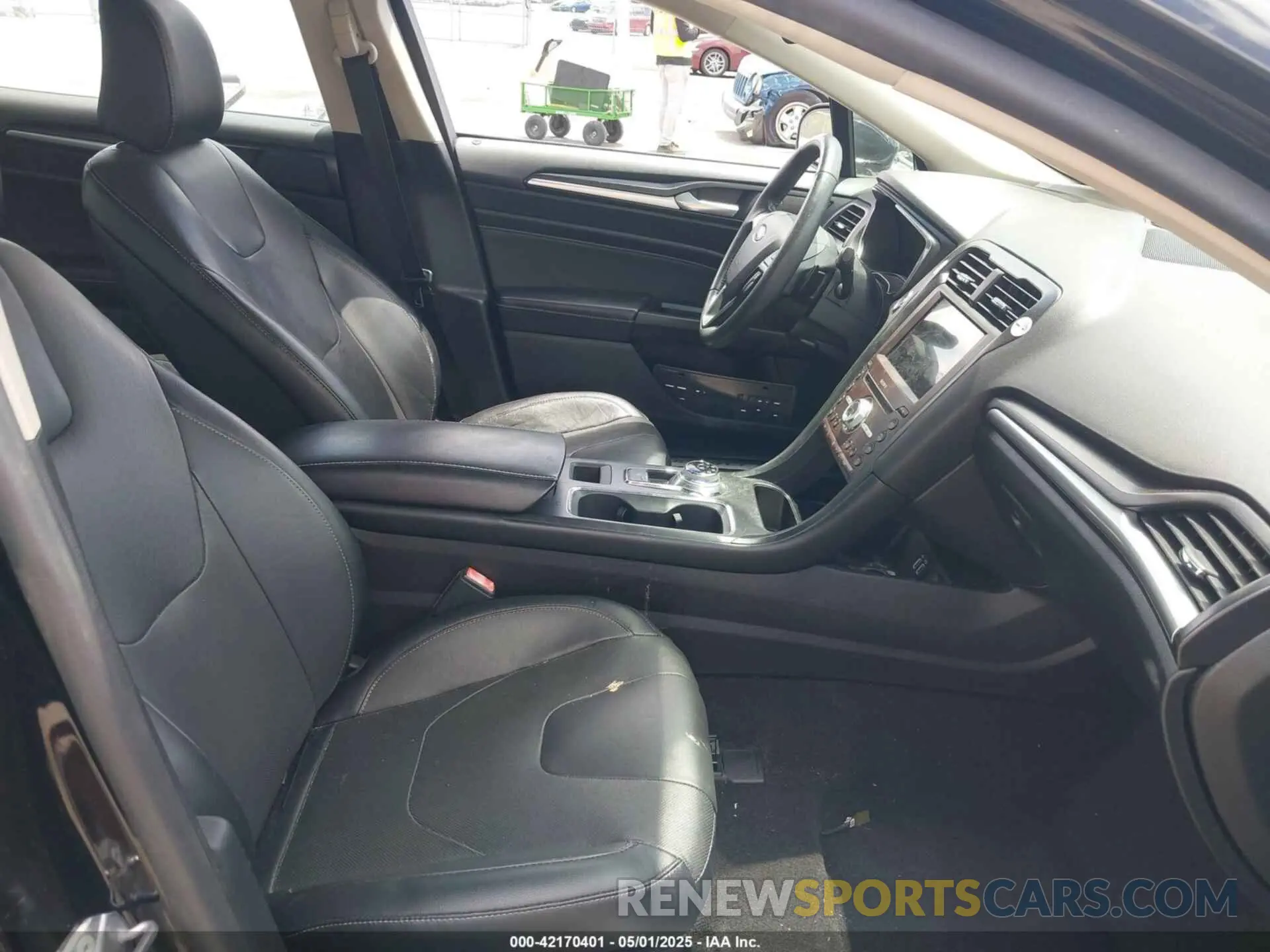 5 Photograph of a damaged car 3FA6P0D90LR175065 FORD FUSION 2020
