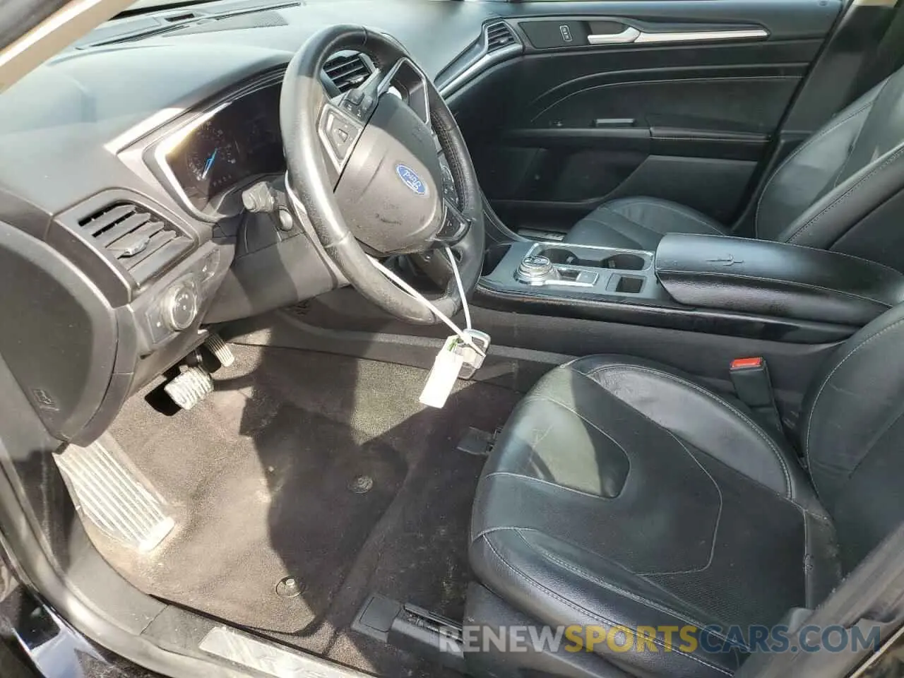 7 Photograph of a damaged car 3FA6P0D90LR192500 FORD FUSION 2020
